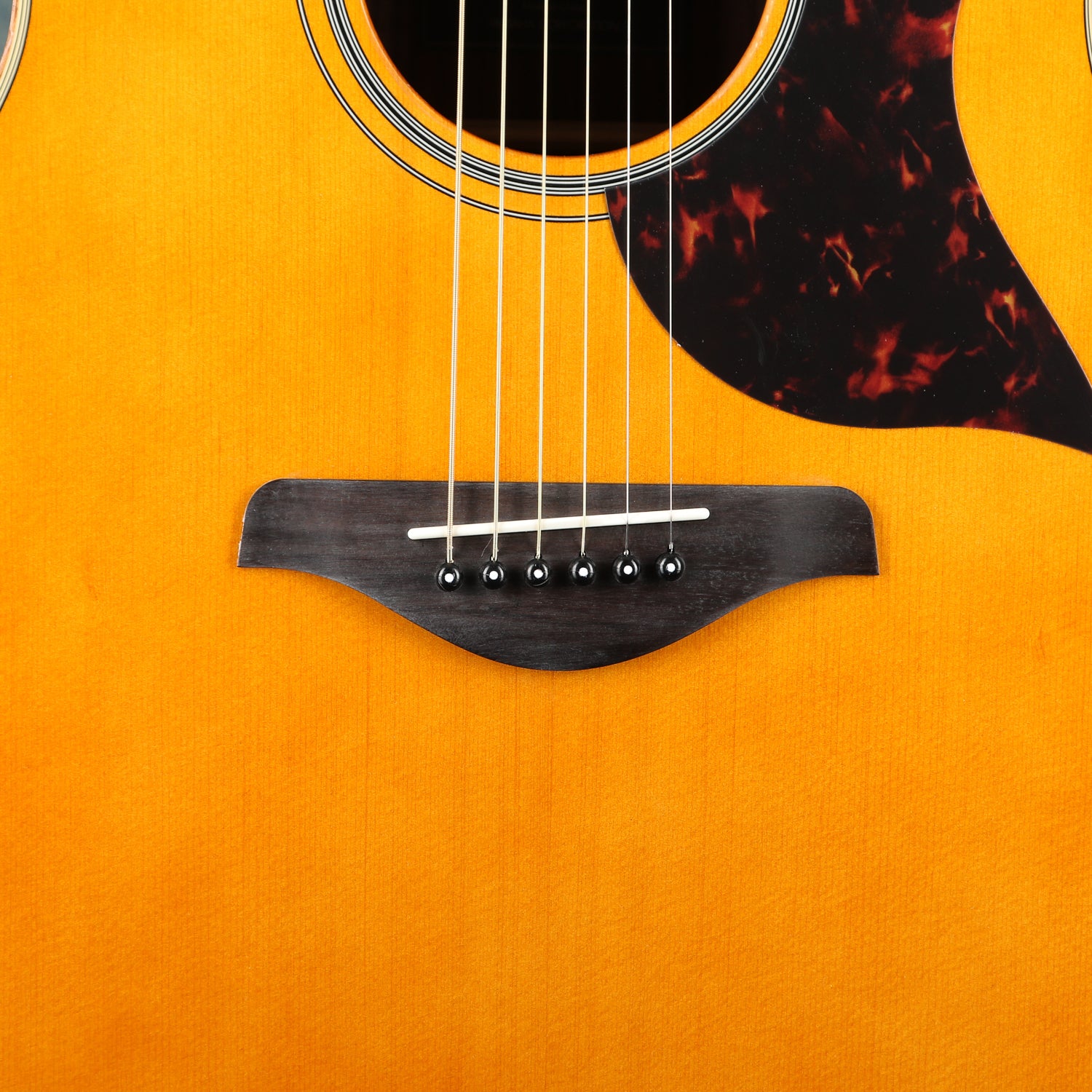 Yamaha A1R Vintage Natural Folk Cutaway A/E Guitar