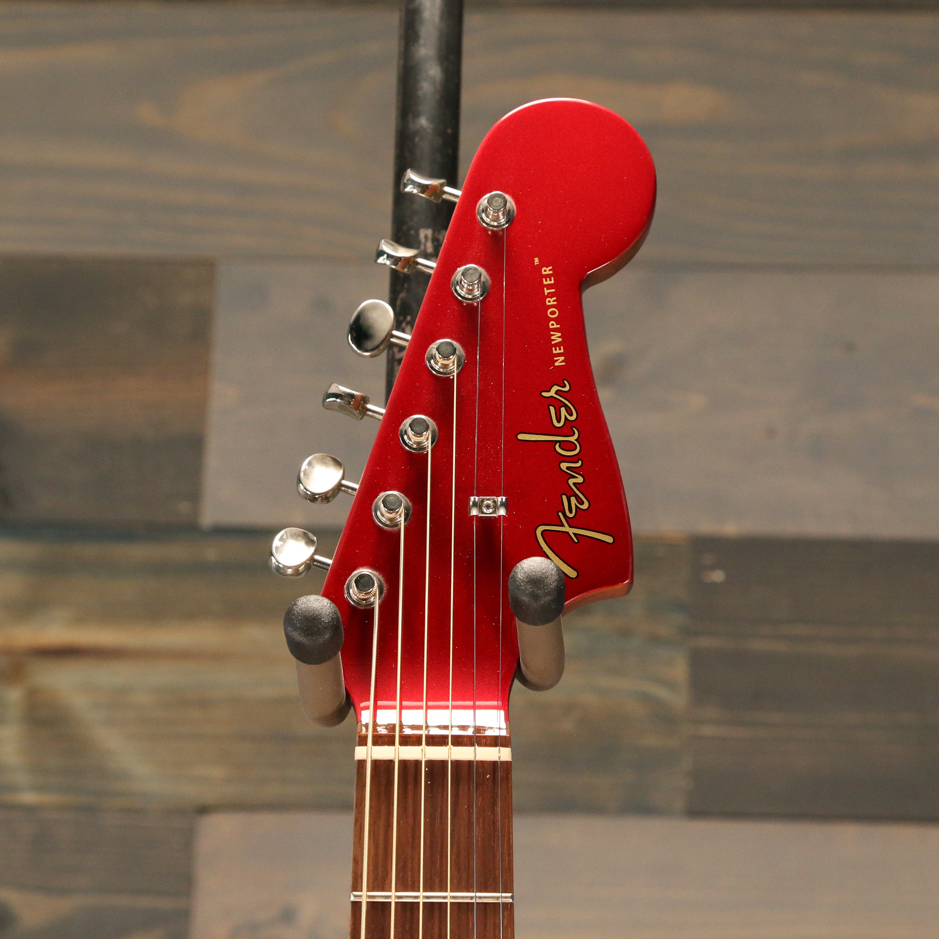 Fender Newporter Player, Walnut Fingerboard, Candy Apple Red