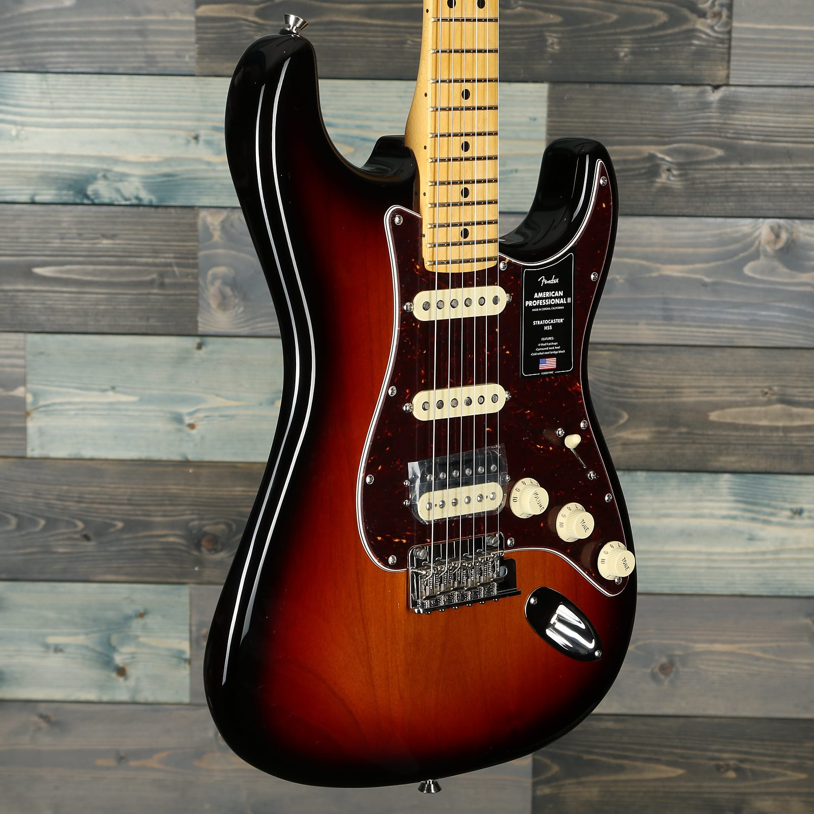 Fender American Professional II Stratocaster HSS, Maple FB, 3-Color Sunburst