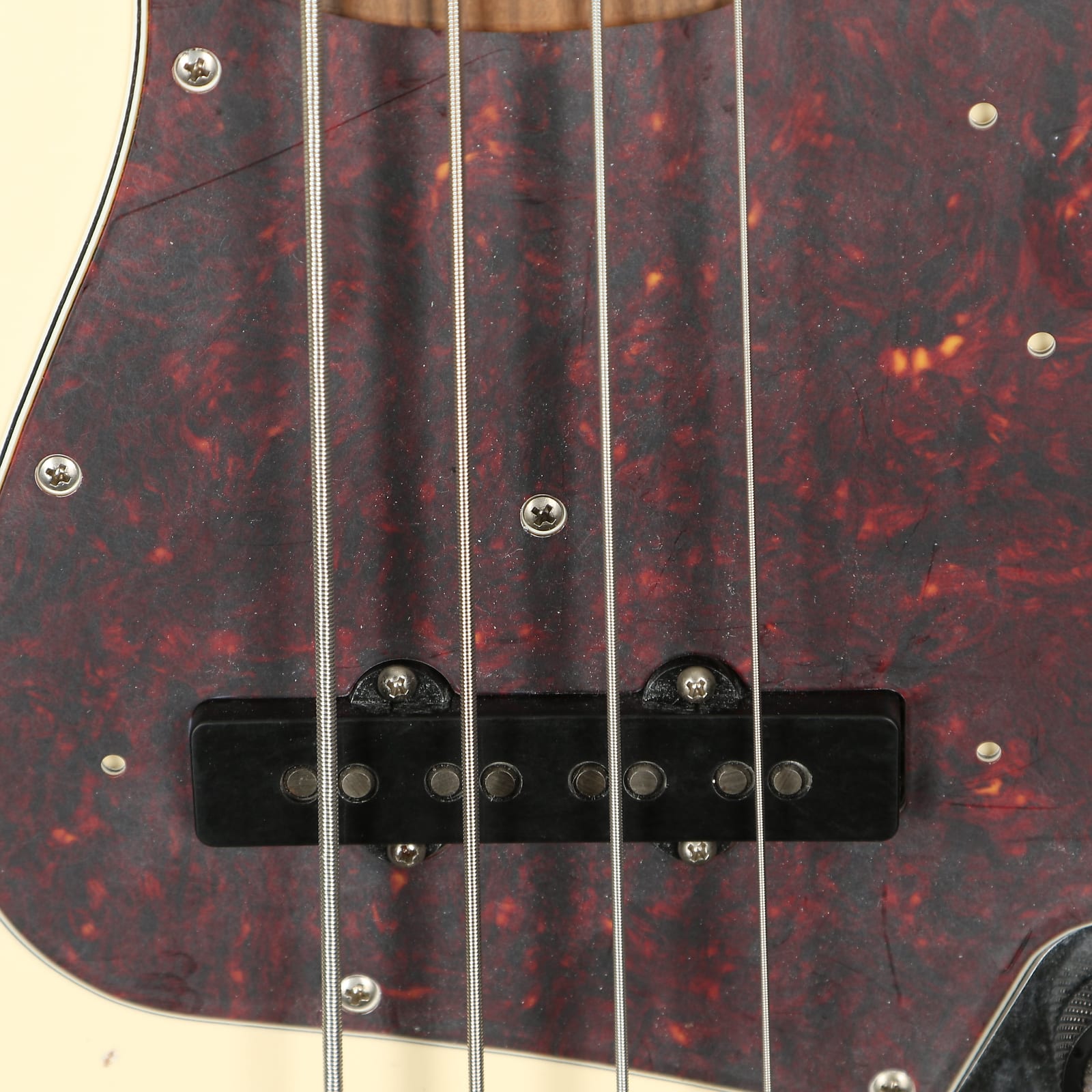 Fender 60th Anniversary Road Worn Jazz Bass, Pau Ferro FB, Olympic White