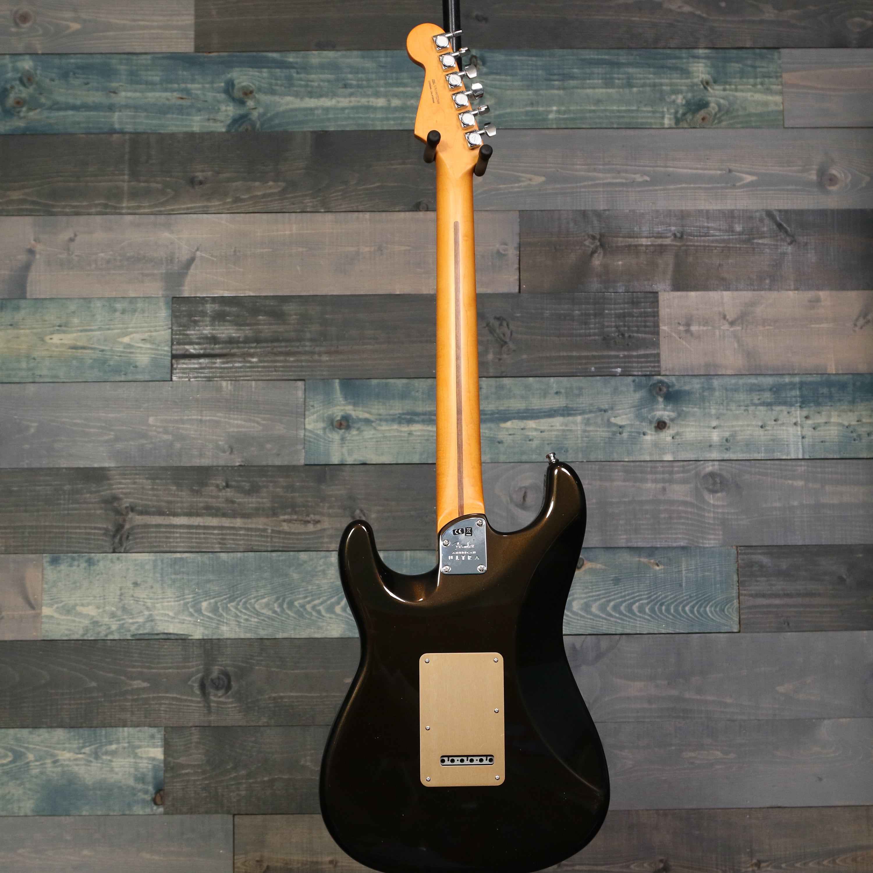 Fender American Ultra Stratocaster, Maple Fingerboard, Texas Tea