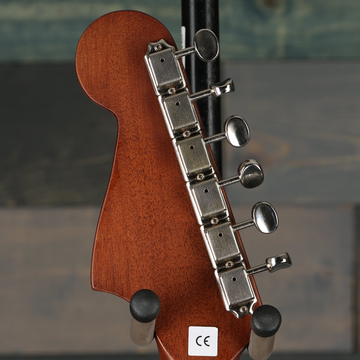 Fender Malibu Player, Walnut Fingerboard, Midnight Satin
