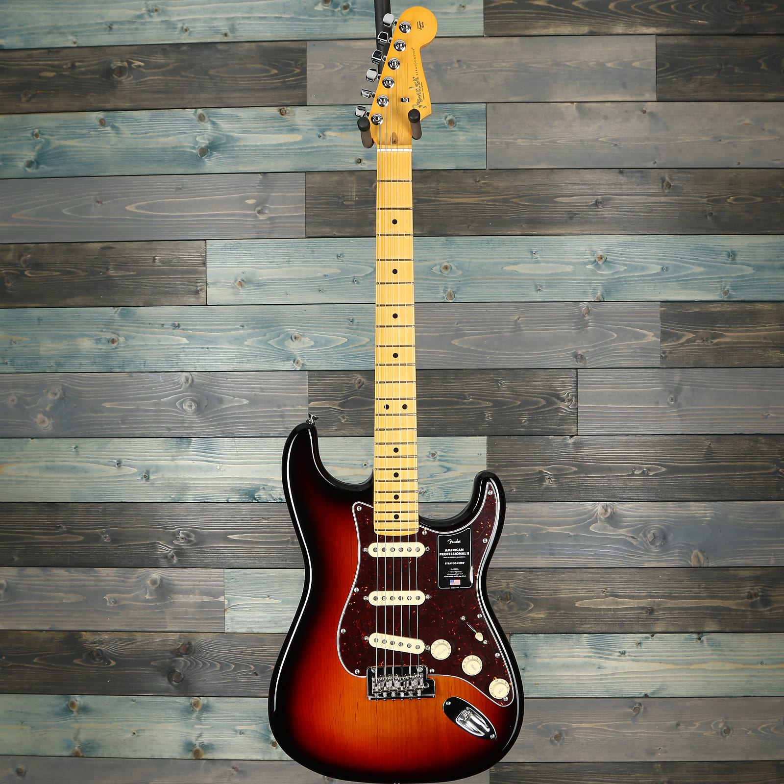 Fender American Professional II Stratocaster, Maple FB, 3-Color Sunburst