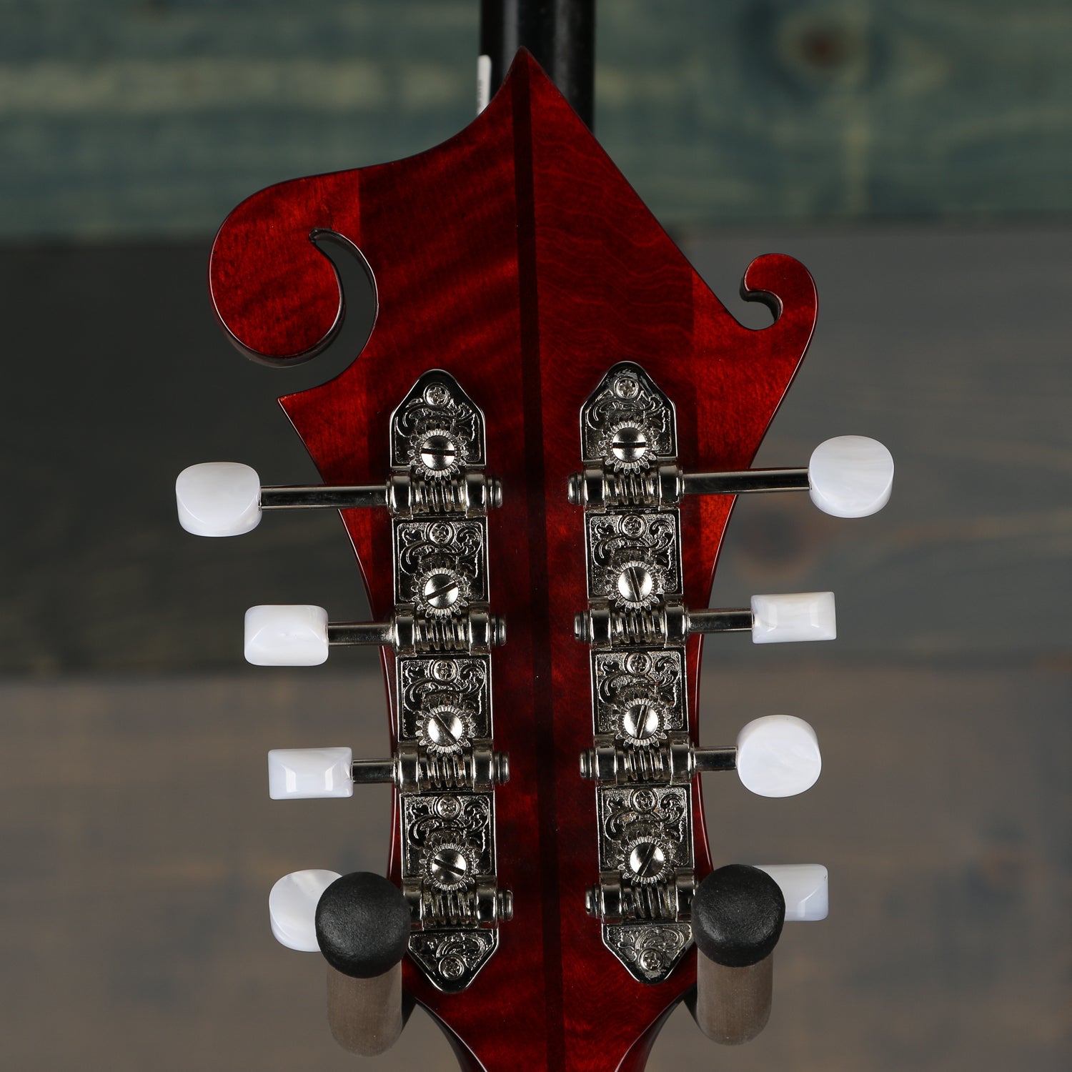 Eastman MD614 F Style Oval Hole Classic Mandolin w/case