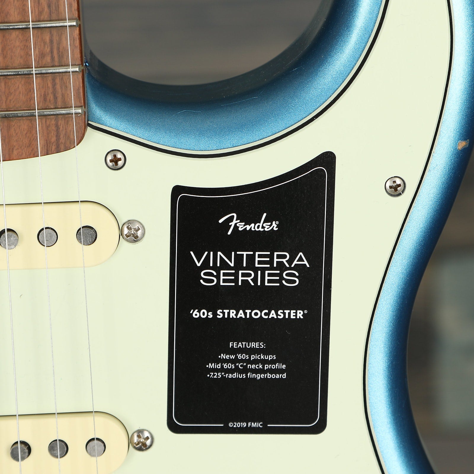 Fender Vintera Road Worn 60s Stratocaster, Pau Ferro FB - Lake Placid Blue