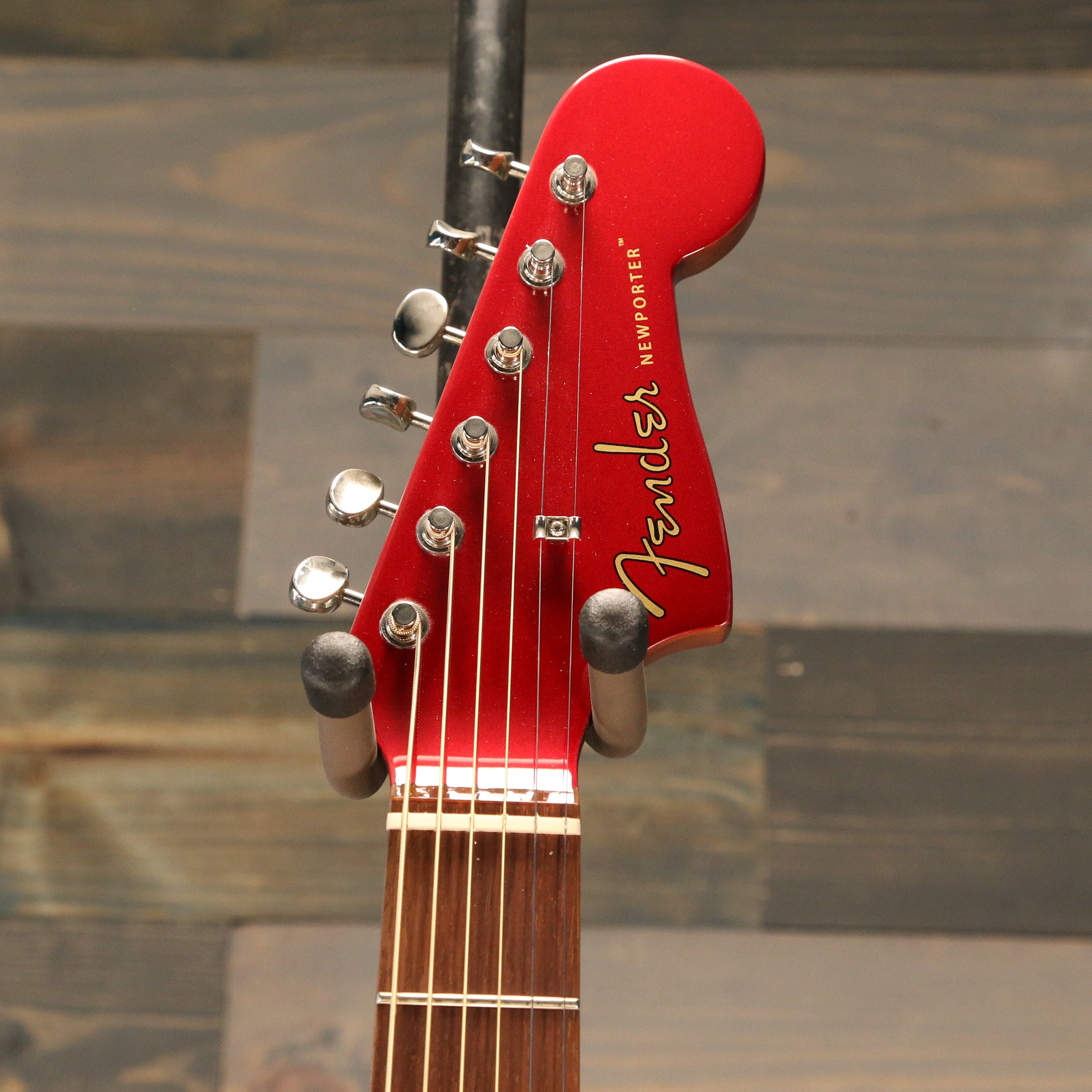 Fender Newporter Player, Walnut Fingerboard, Candy Apple Red
