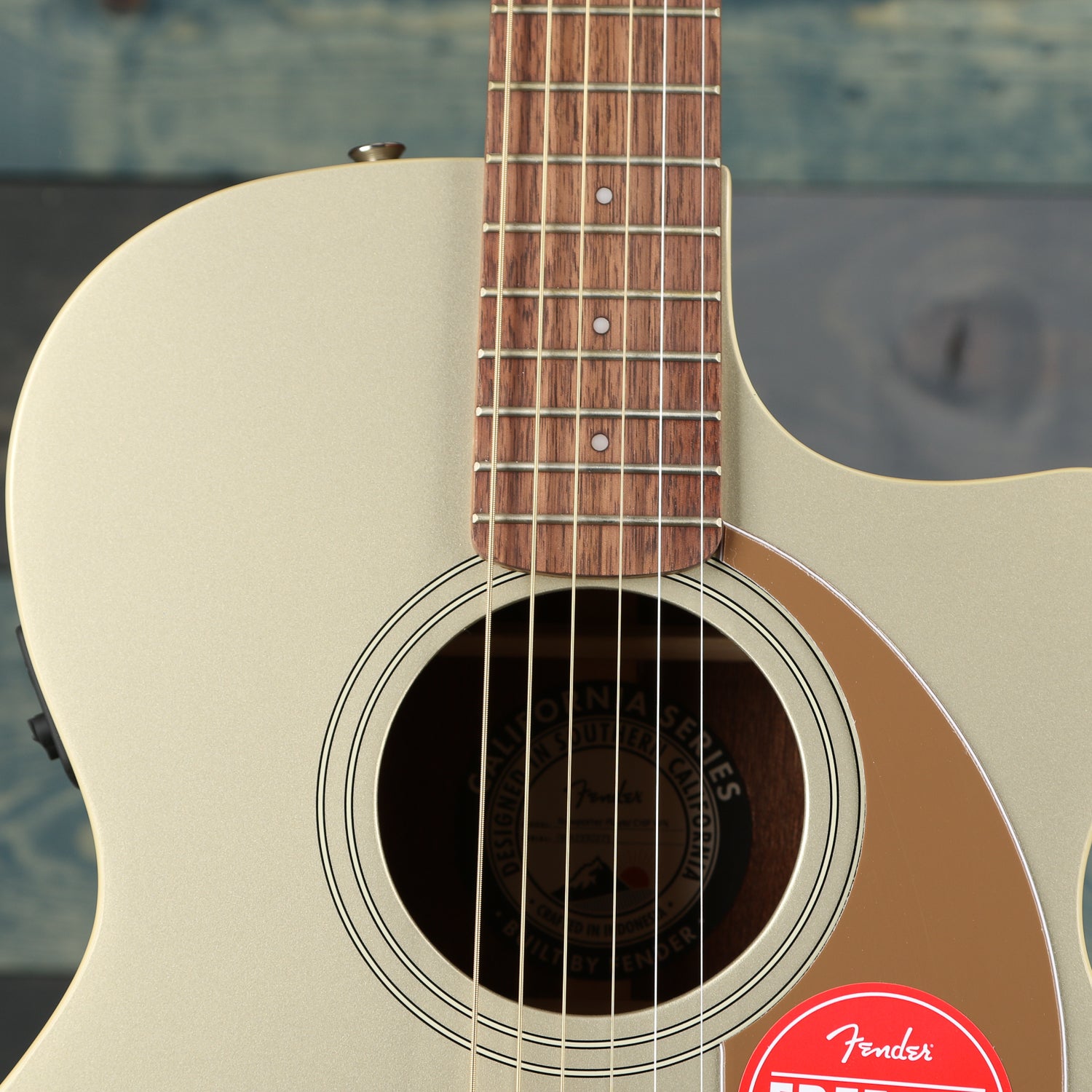 Fender Newporter Player, Walnut Fingerboard, Champagne