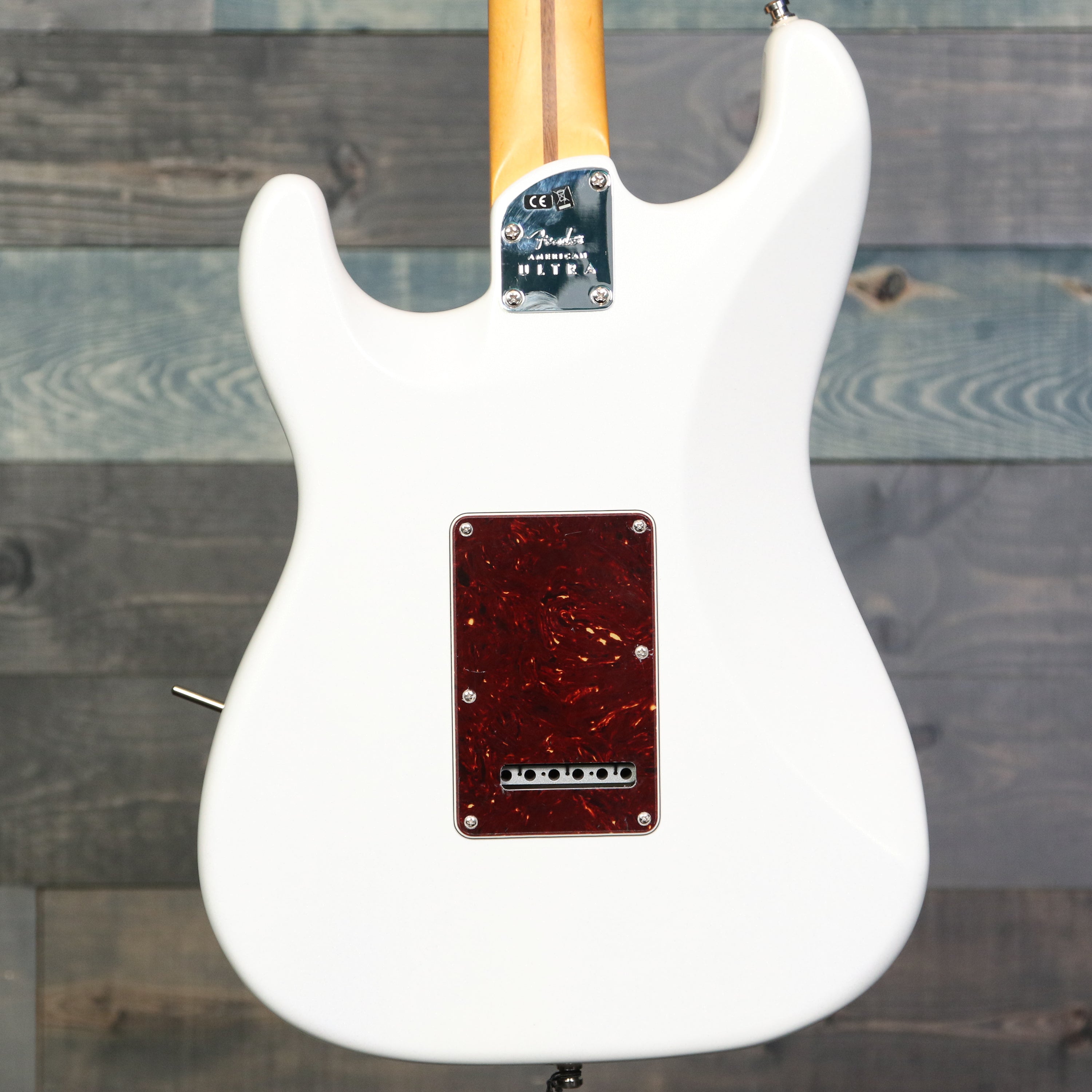 Fender American Ultra Stratocaster, Rosewood Fingerboard, Arctic Pearl