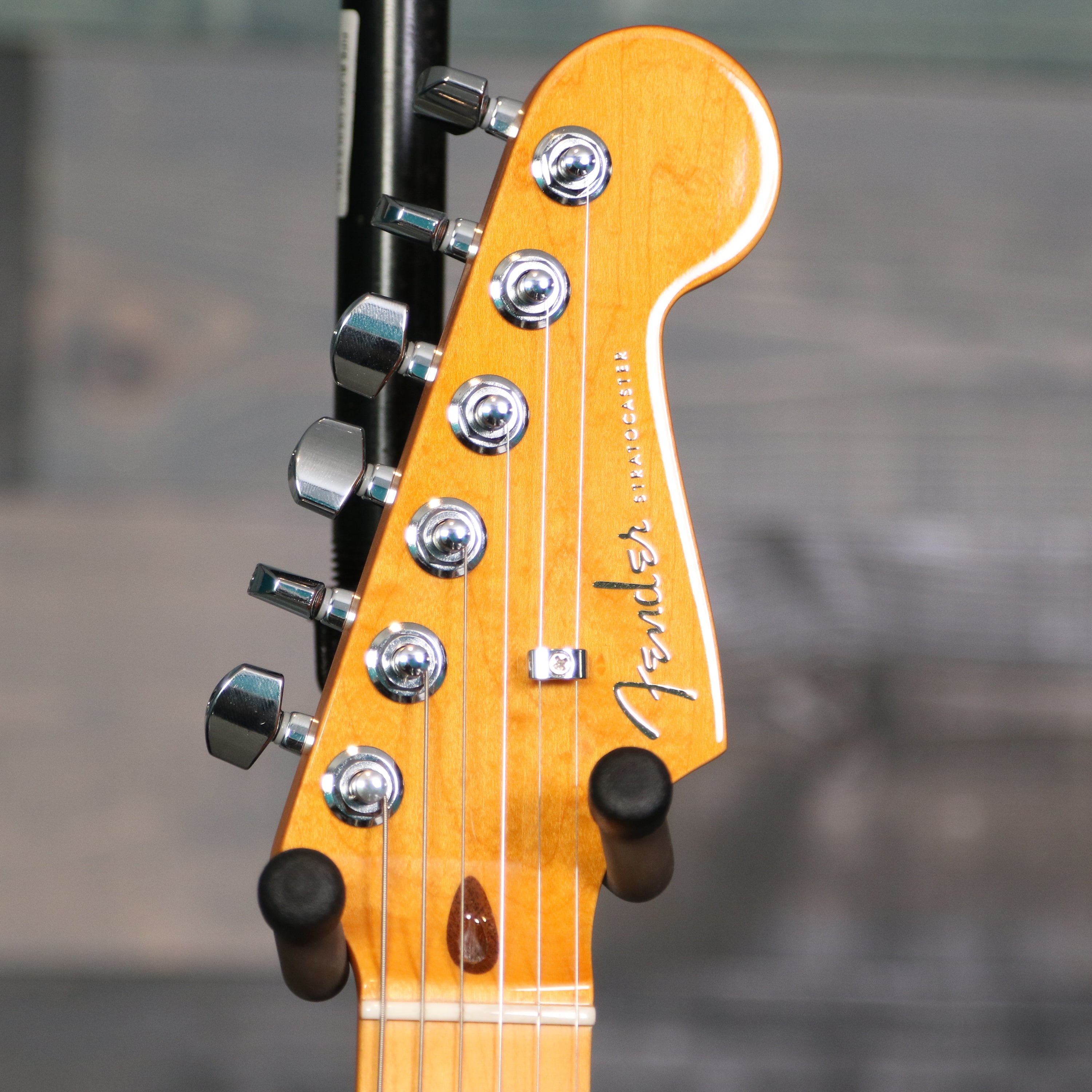 Fender American Ultra Stratocaster, Maple Fingerboard, Texas Tea