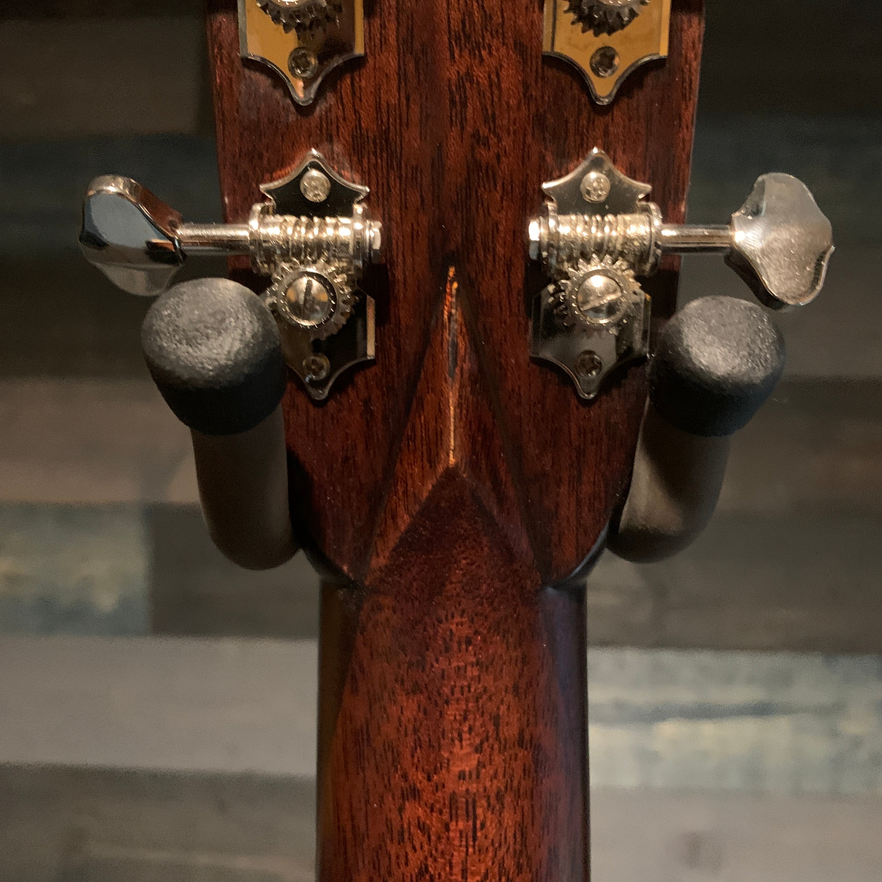 Eastman Guitars E20OM-TC Thermocured Solid Top Acoustic Guitar