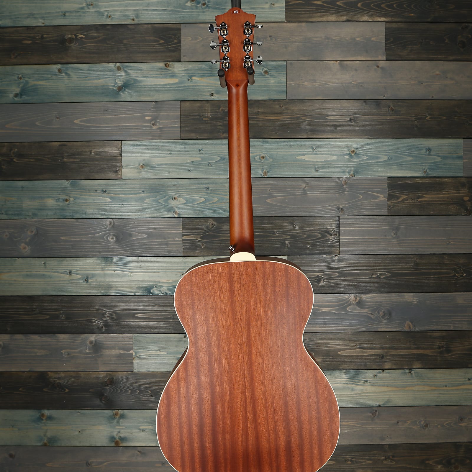 Guild OM-240E Orchestra Model Acoustic - Natural Satin