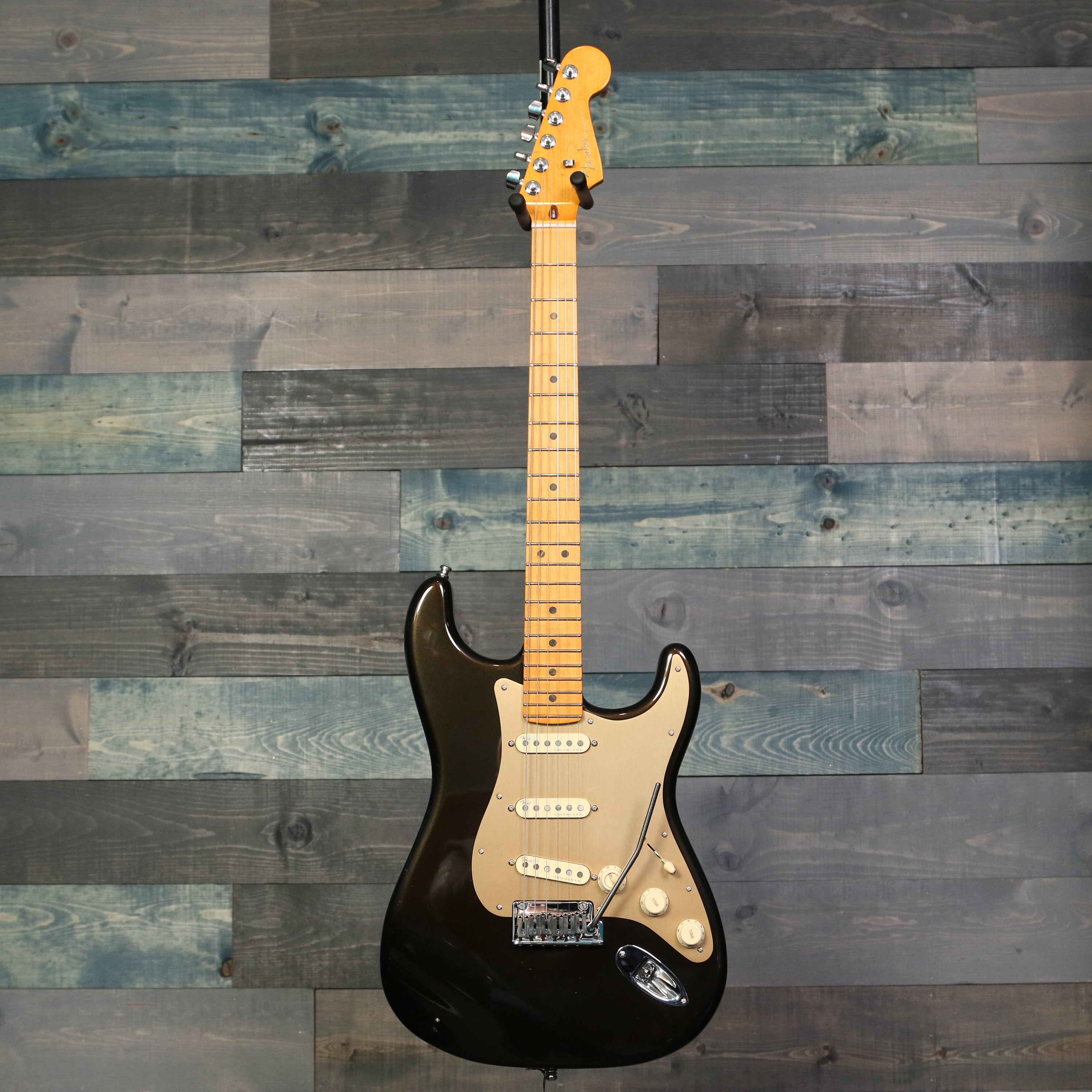 Fender American Ultra Stratocaster, Maple Fingerboard, Texas Tea