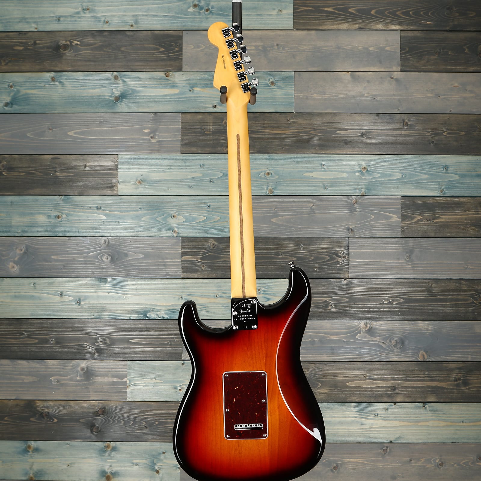 Fender American Professional II Stratocaster HSS, Maple FB, 3-Color Sunburst