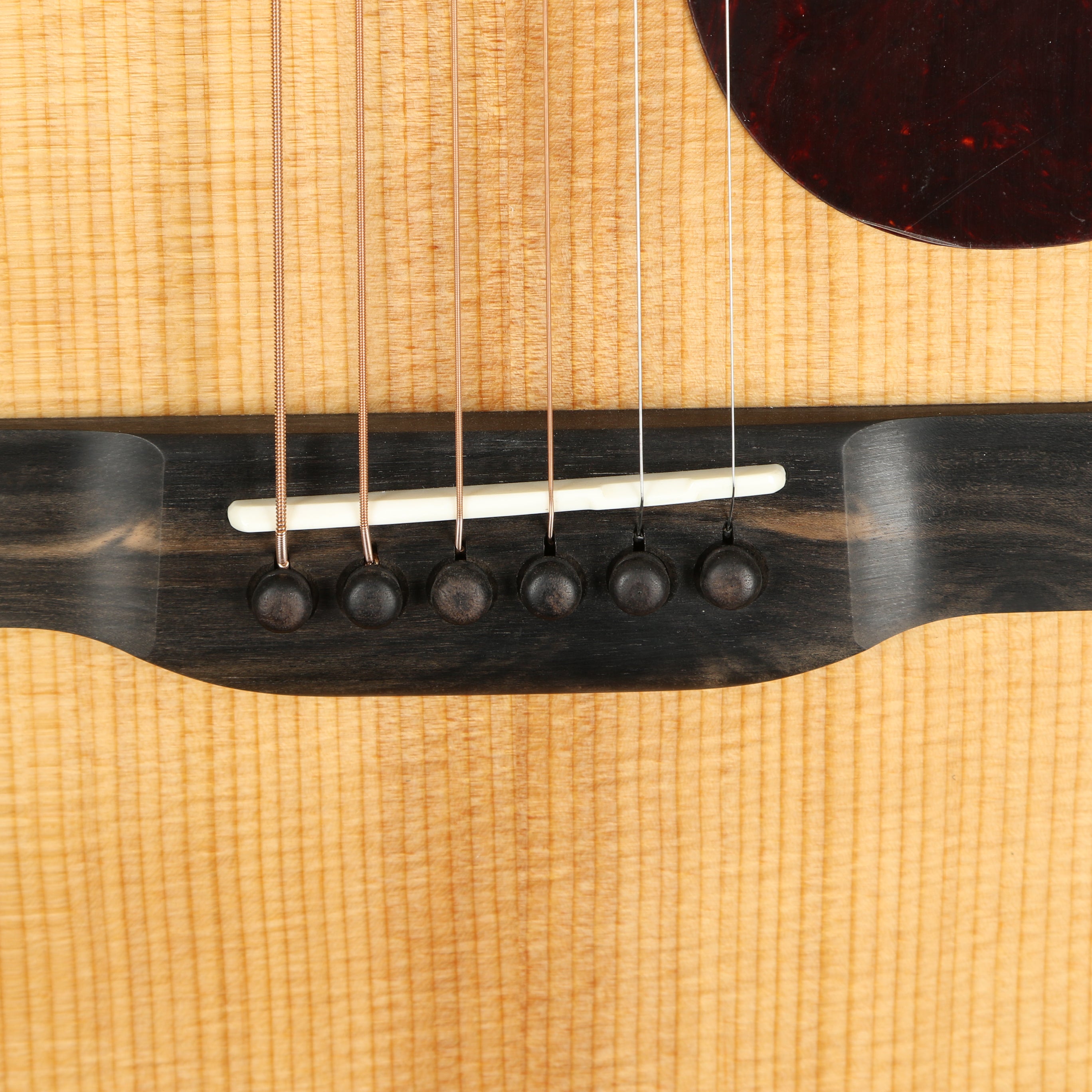 Eastman E3OME Acoustic Guitar - Natural