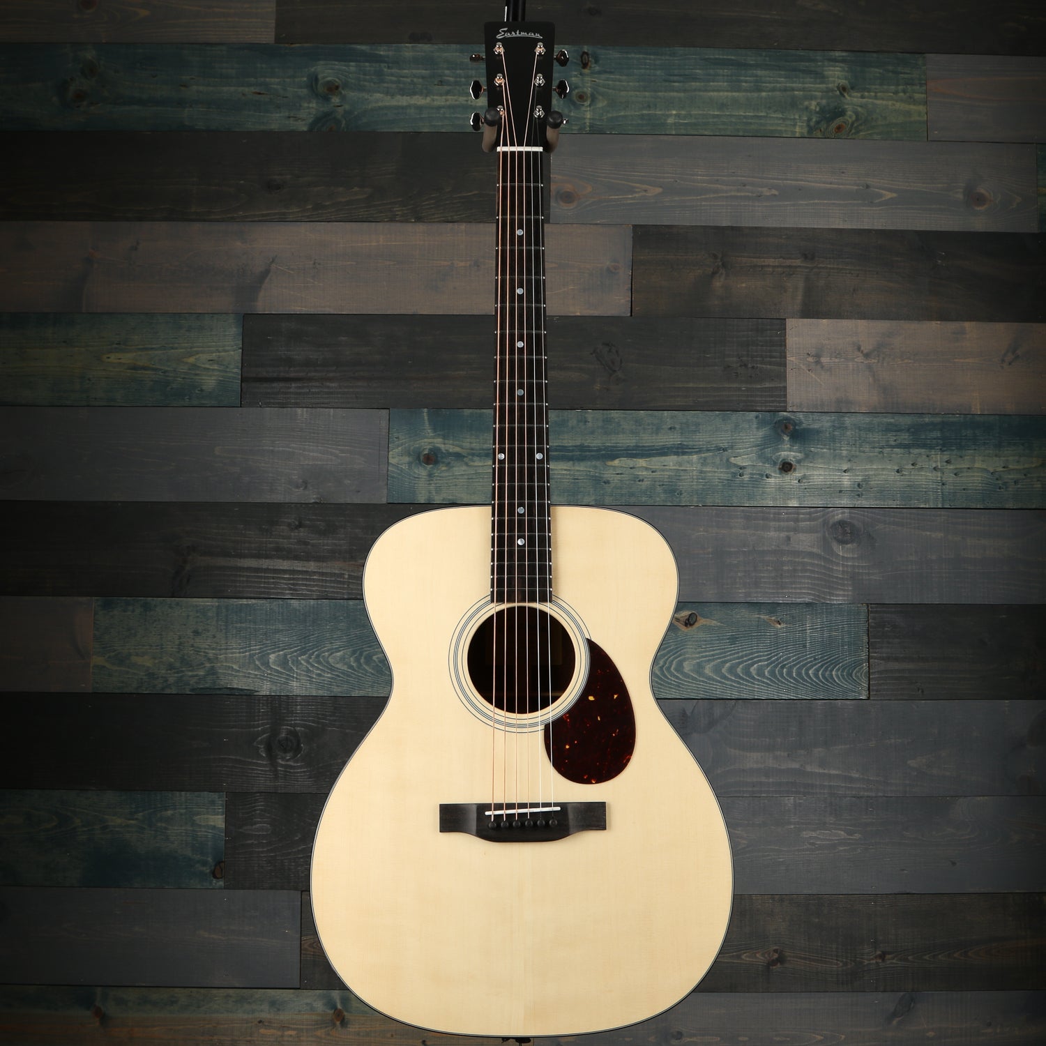 Eastman Guitars E1OM Natural Acoustic Guitar
