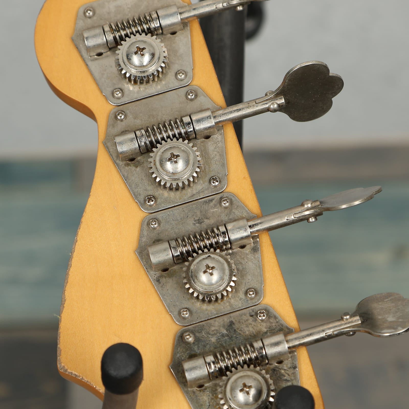 Fender 60th Anniversary Road Worn Jazz Bass, Pau Ferro FB, Olympic White