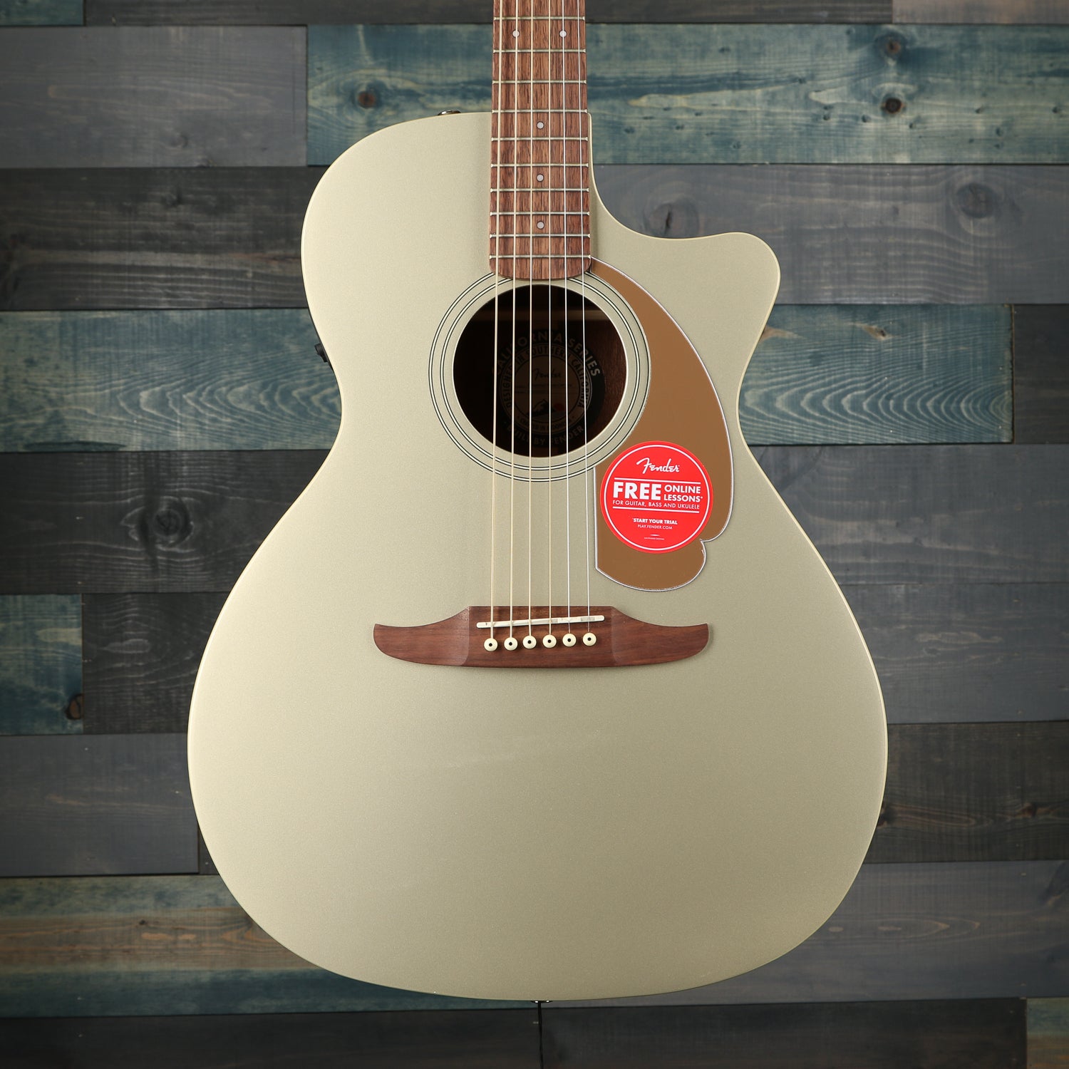 Fender Newporter Player, Walnut Fingerboard, Champagne