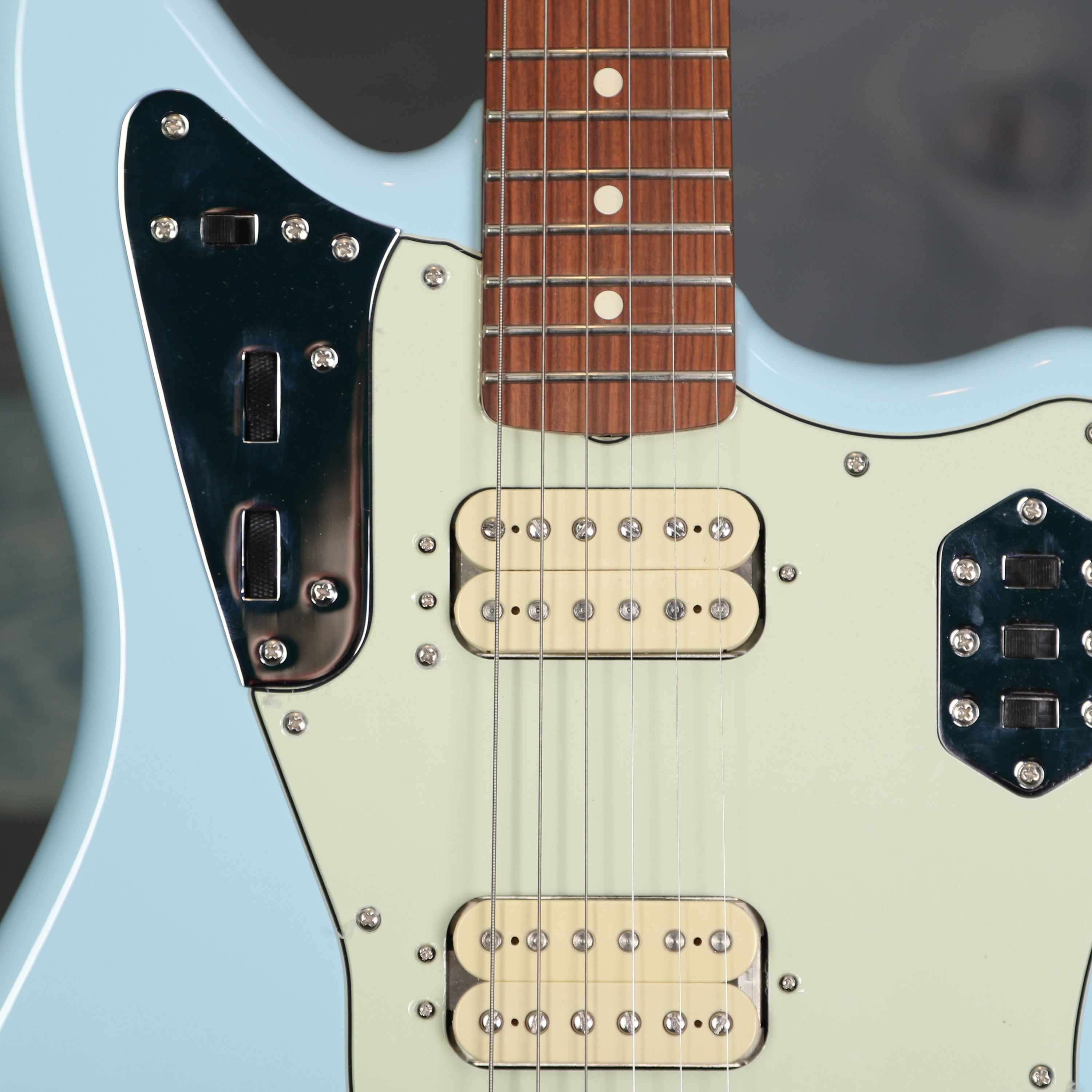 Fender Vintera® '60s Jaguar® Modified HH, Pau Ferro Fingerboard, Sonic Blue