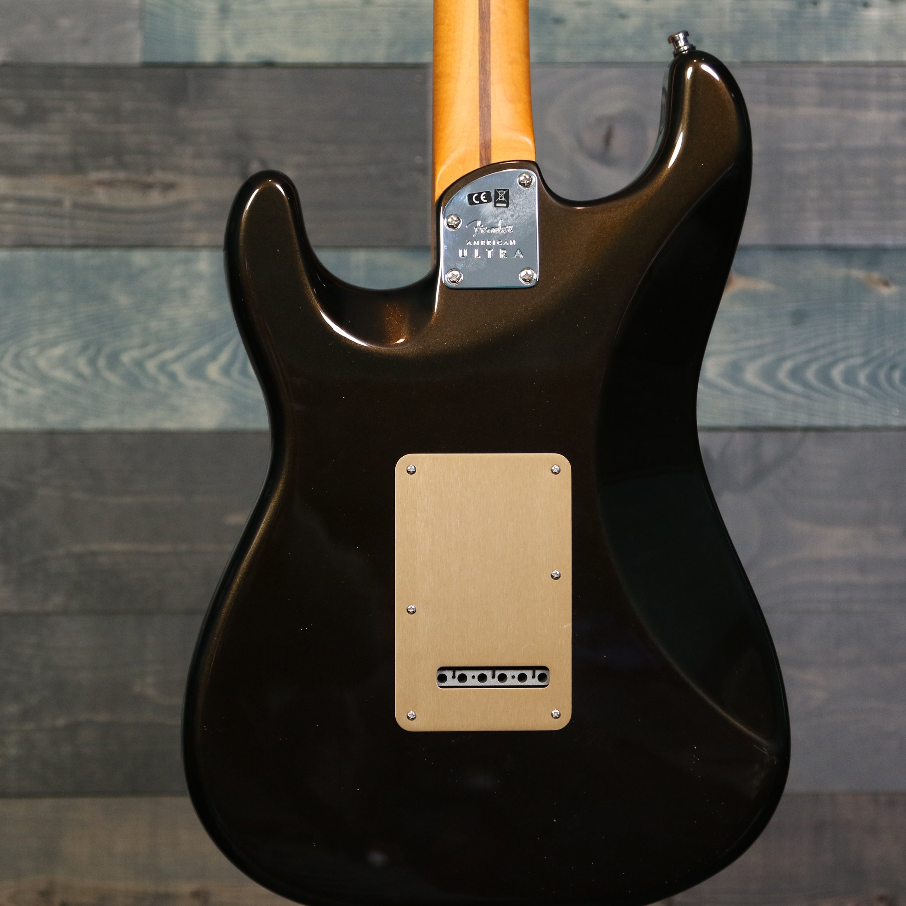 Fender American Ultra Stratocaster, Maple Fingerboard, Texas Tea