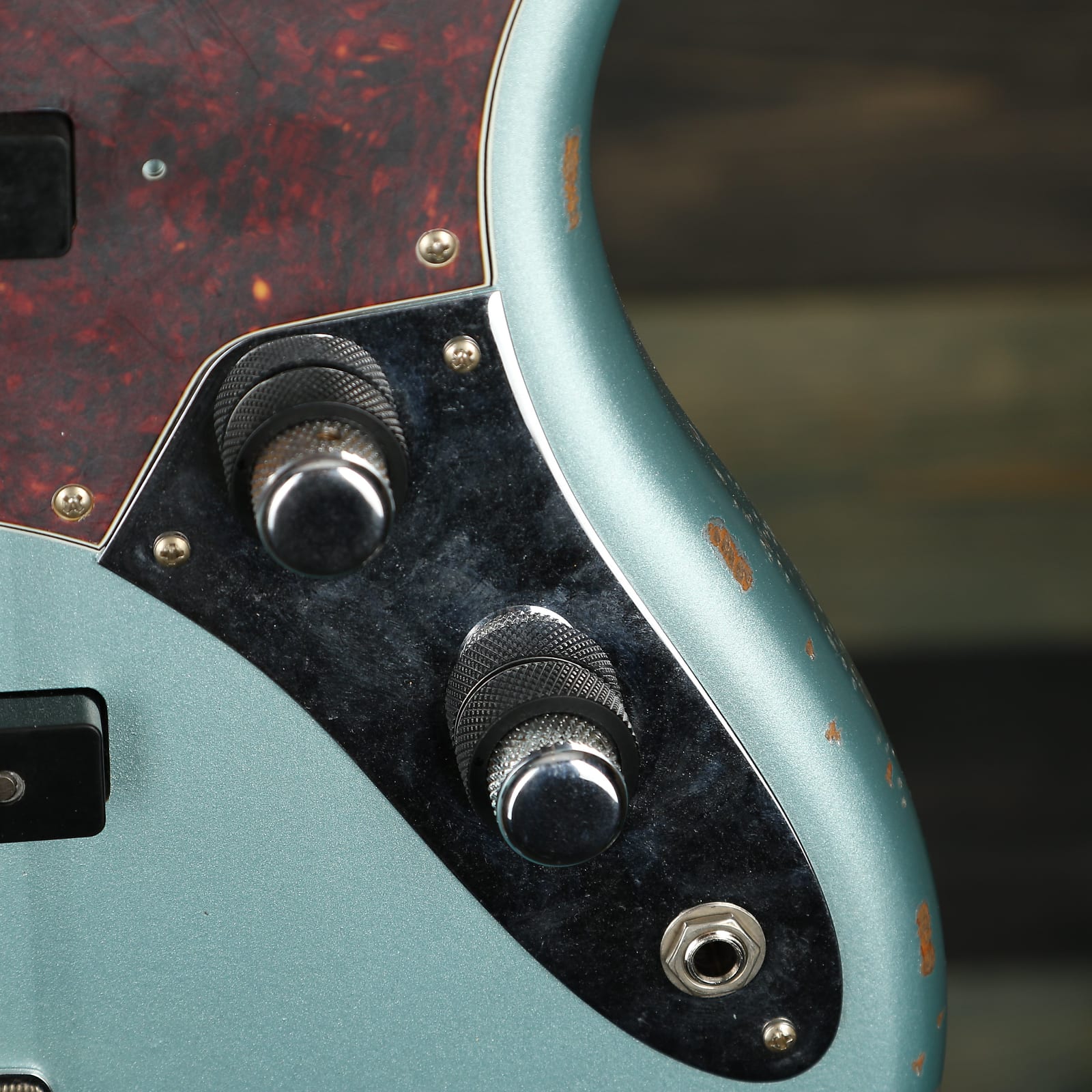 Fender 60th Anniversary Road Worn Jazz Bass Pau Ferro Fretboard Firemist Silver