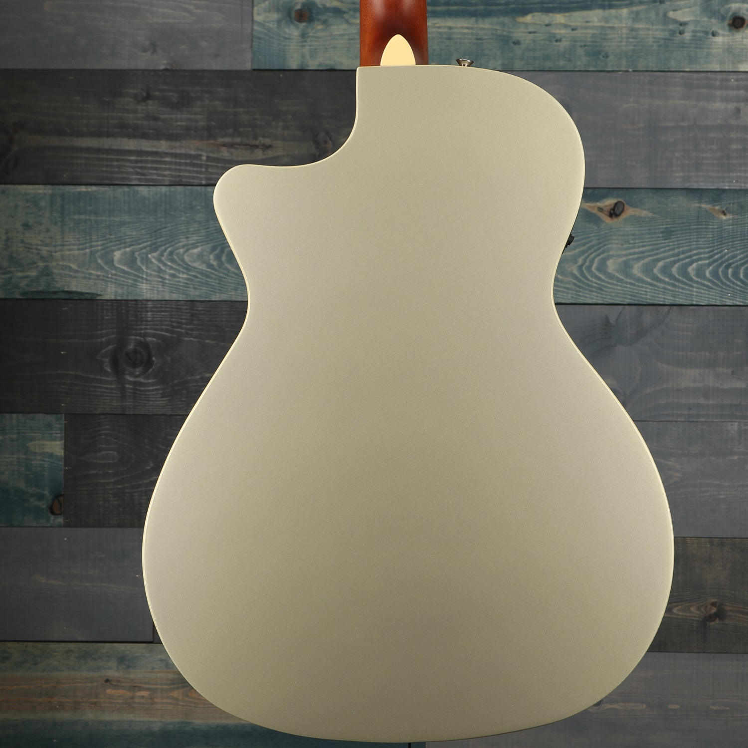 Fender Newporter Player, Walnut Fingerboard, Champagne