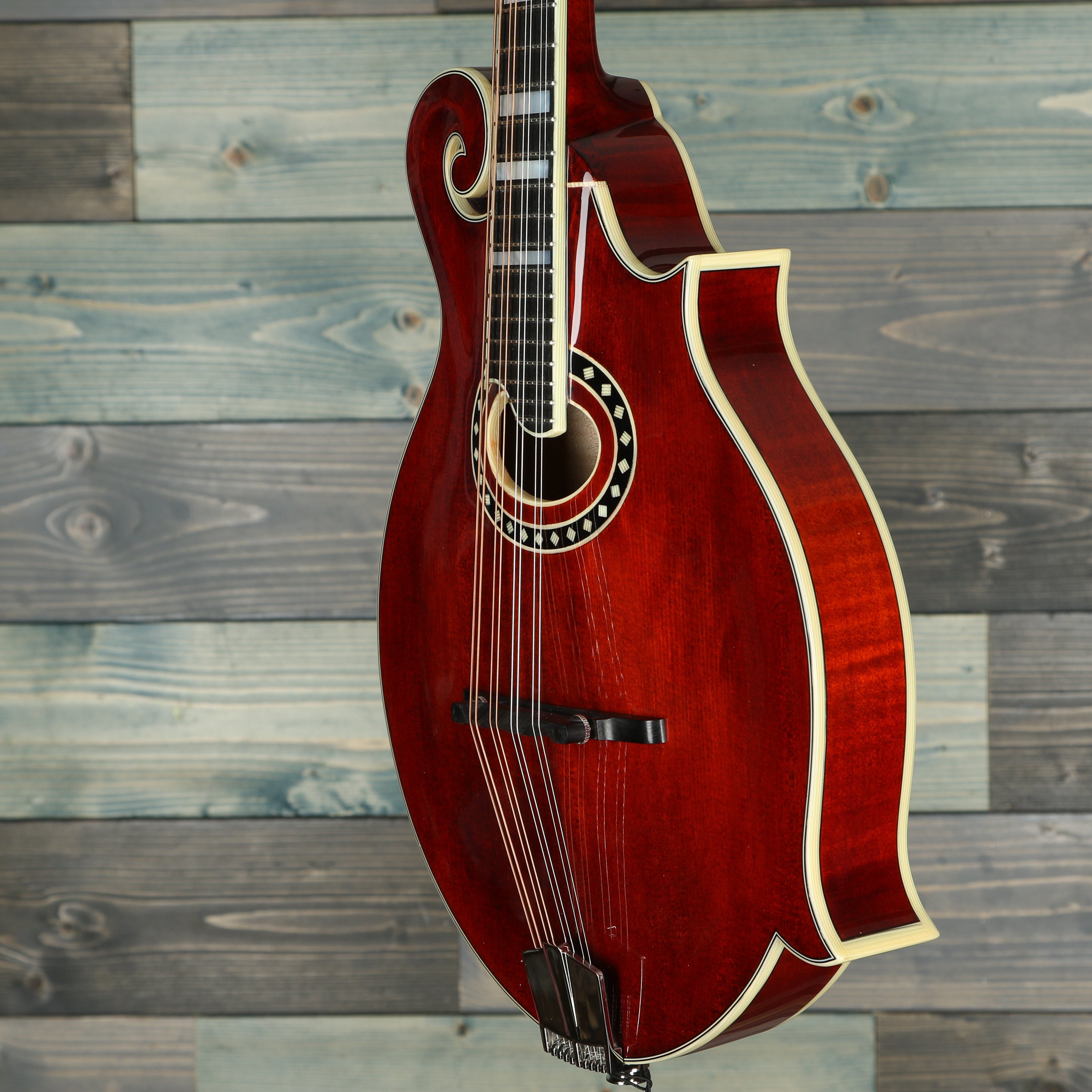 Eastman MD614 F Style Oval Hole Classic Mandolin w/case