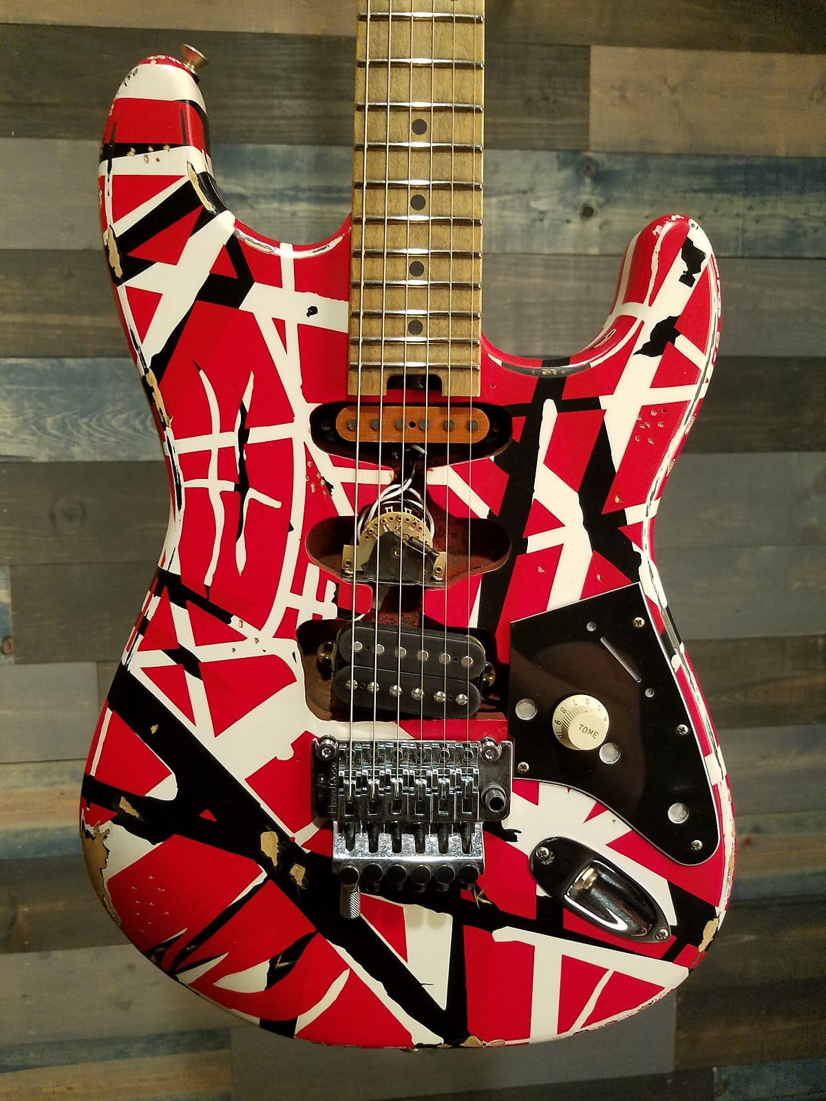 EVH Striped Series Frankie, Red/White/Black Relic