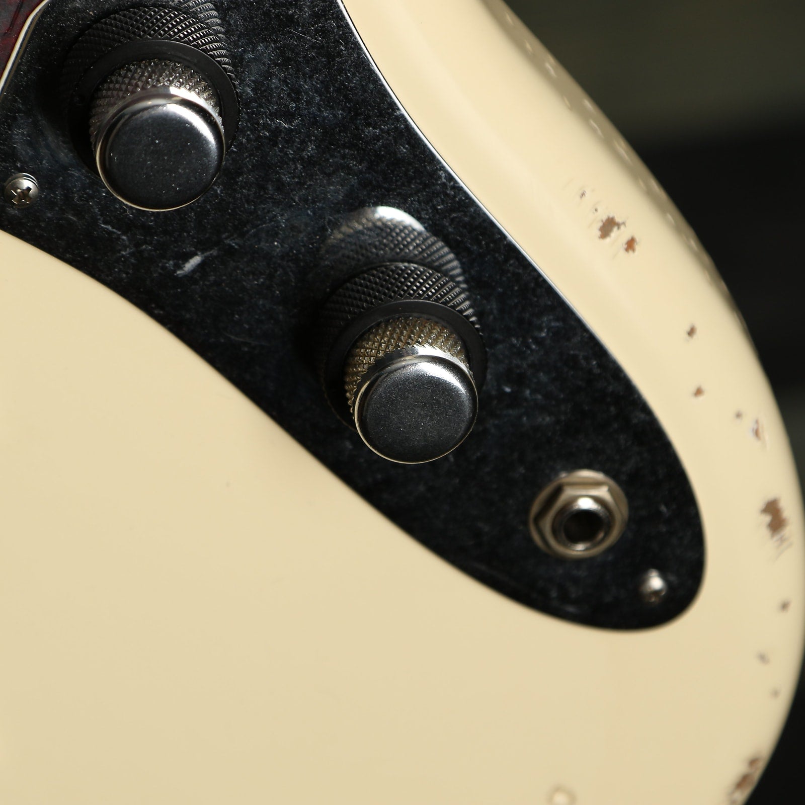 Fender 60th Anniversary Road Worn Jazz Bass, Pau Ferro FB, Olympic White