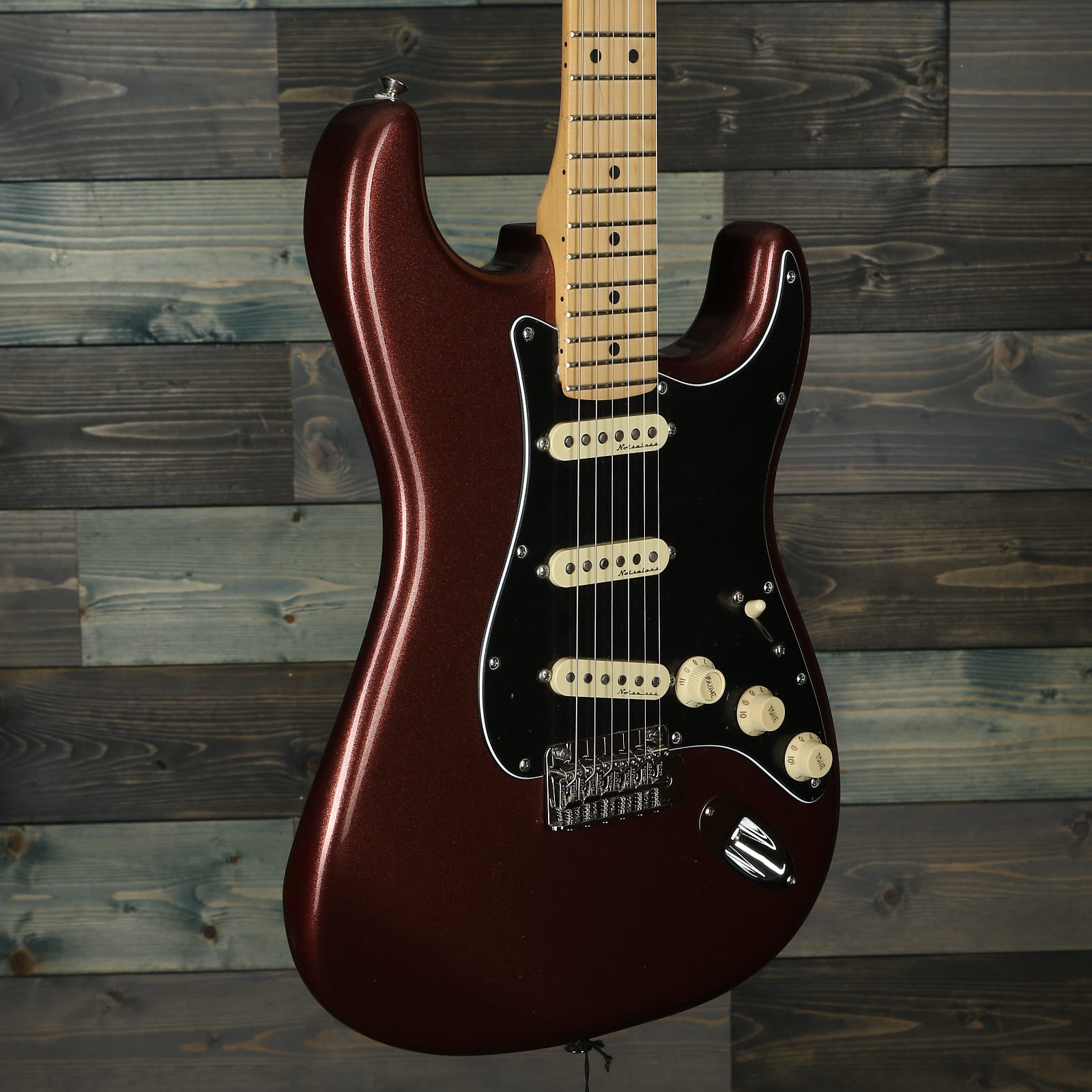 Fender Deluxe Roadhouse Stratocaster®, Maple Fingerboard, Classic Copper w/Bag