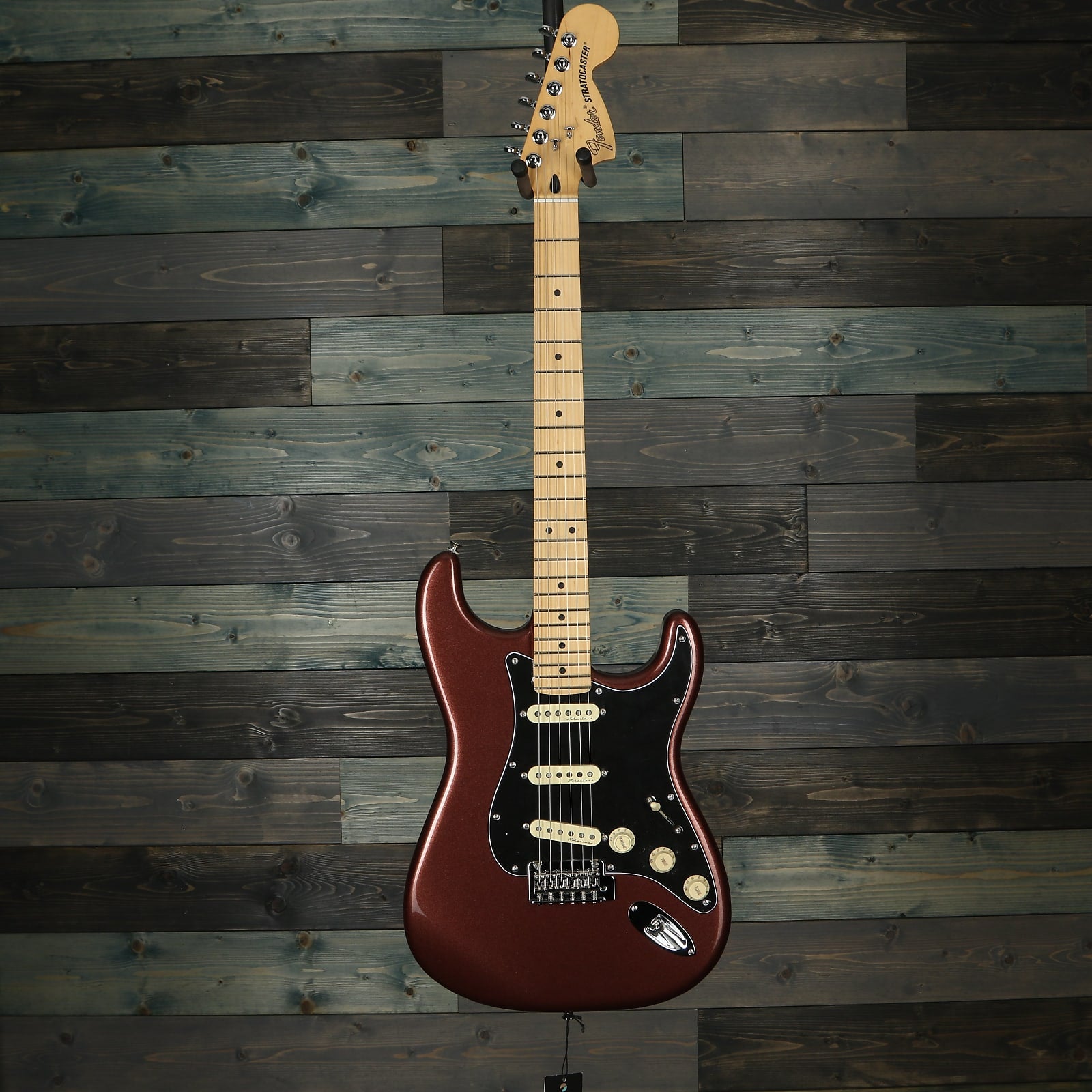 Fender Deluxe Roadhouse Stratocaster®, Maple Fingerboard, Classic Copper w/Bag