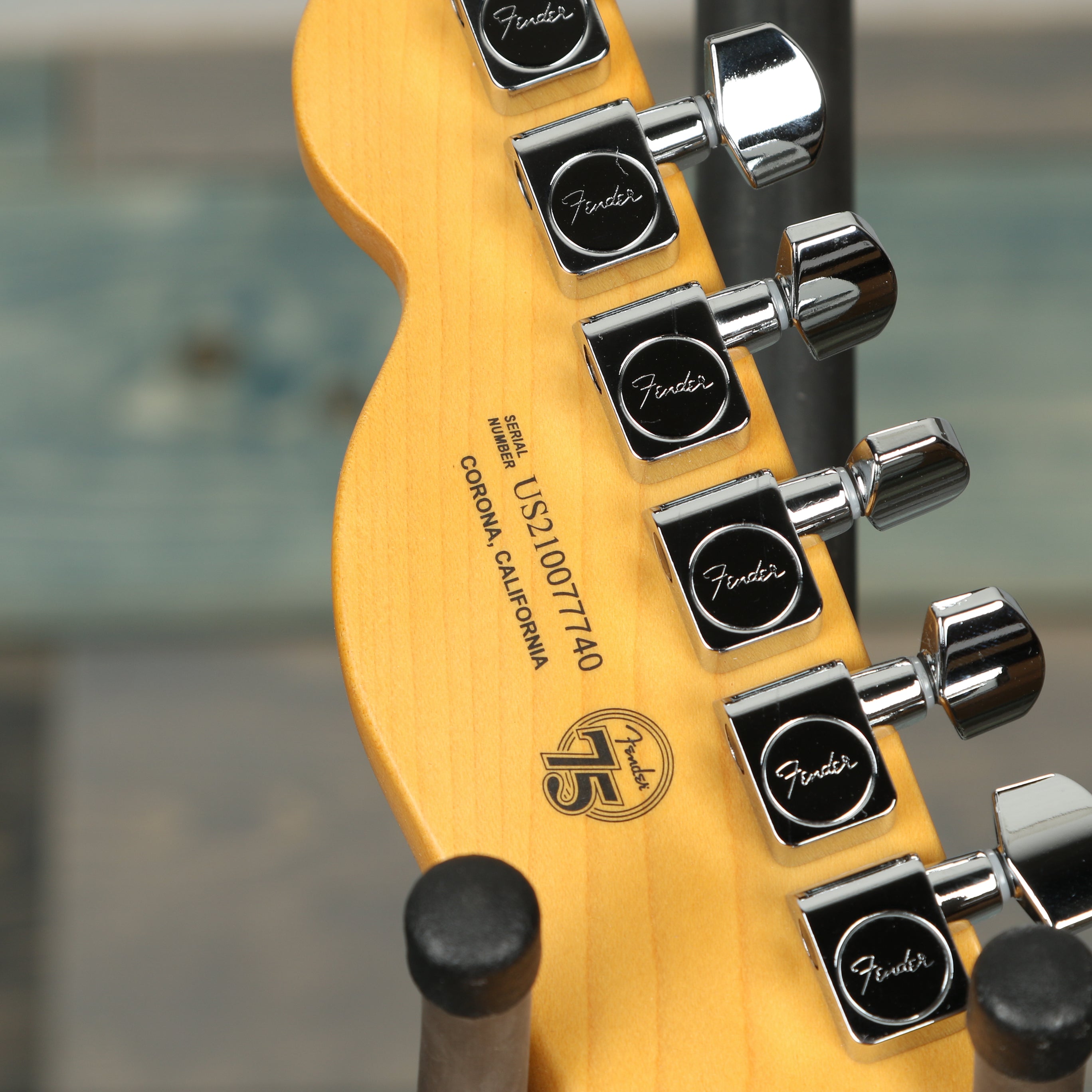 Fender American Professional II Telecaster, Maple Fingerboard, Black