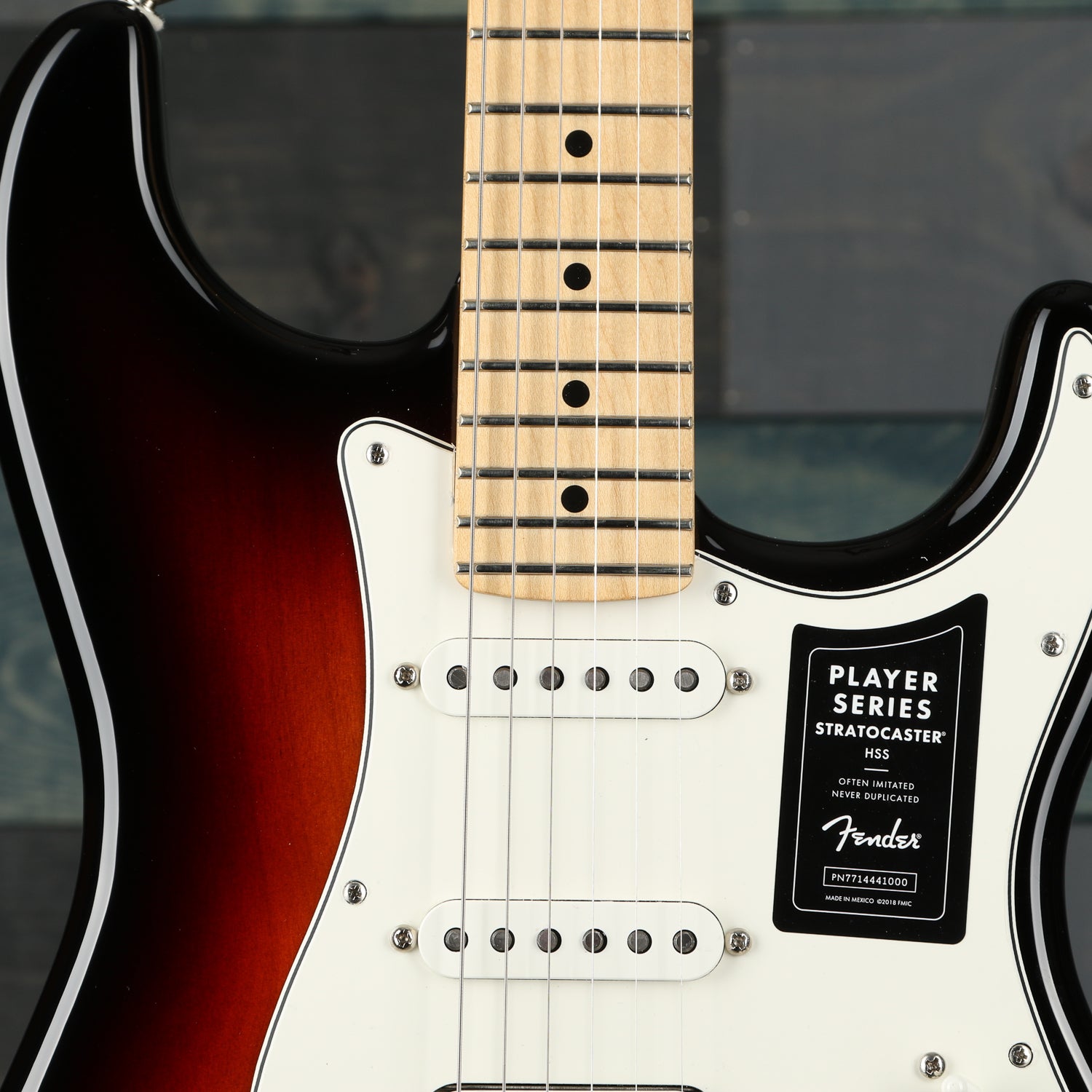 Fender Player Stratocaster HSS, Maple Fingerboard, 3-Color Sunburst