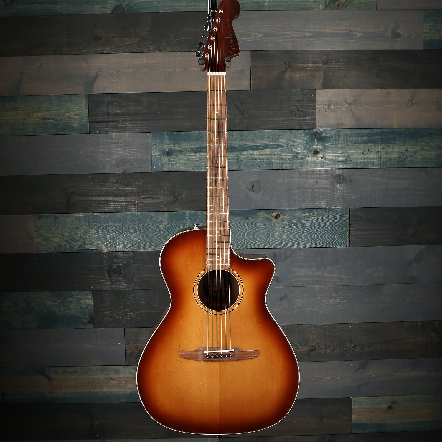 Fender Newporter Classic with Gig Bag, Pau Ferro Fingerboard, Aged Cherry Burst