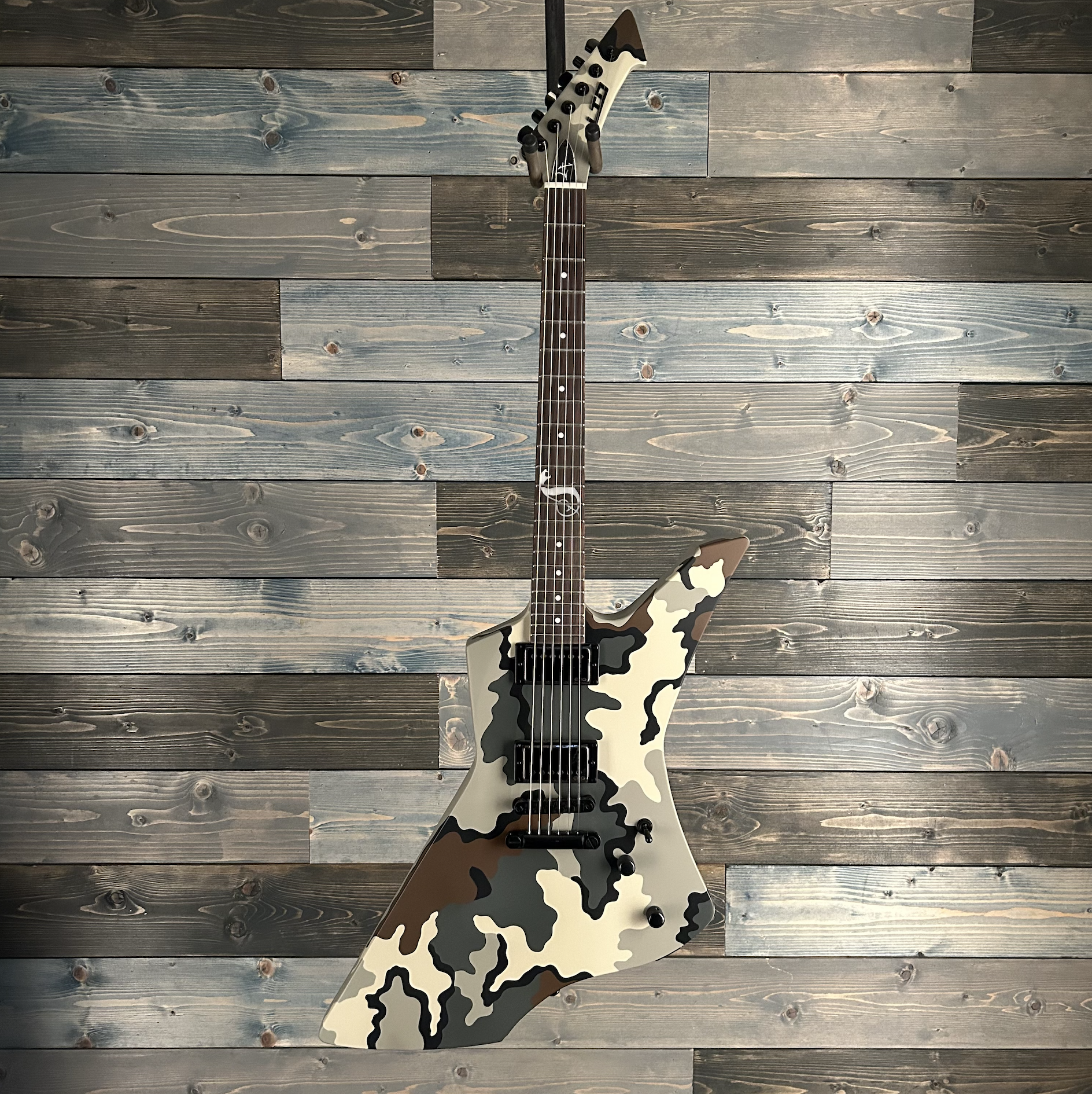 ESP LTD Snakebyte Camo Electric Guitar - Kuiu Camo Satin