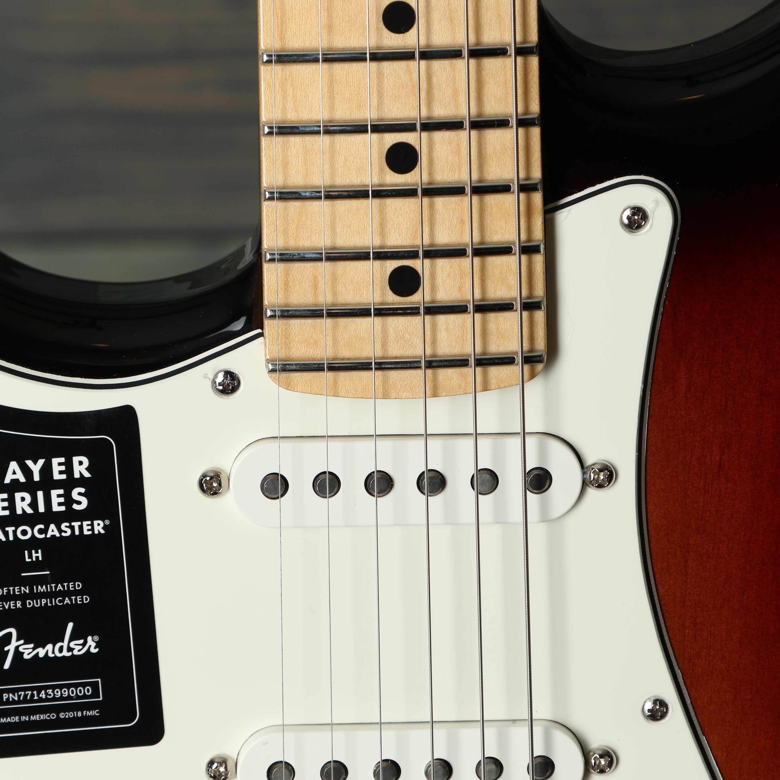 Fender Player Stratocaster Lefty Maple FB 3-Color Sunburst