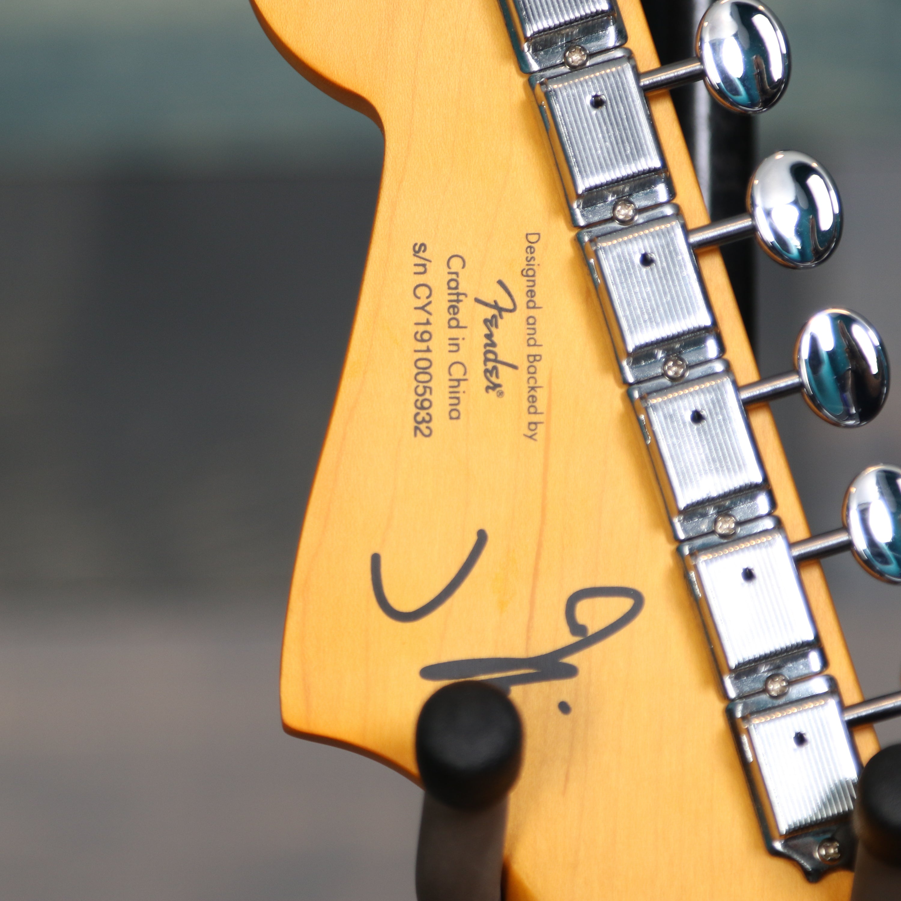 Fender J Mascis Jazzmaster, Laurel Fingerboard, Vintage White
