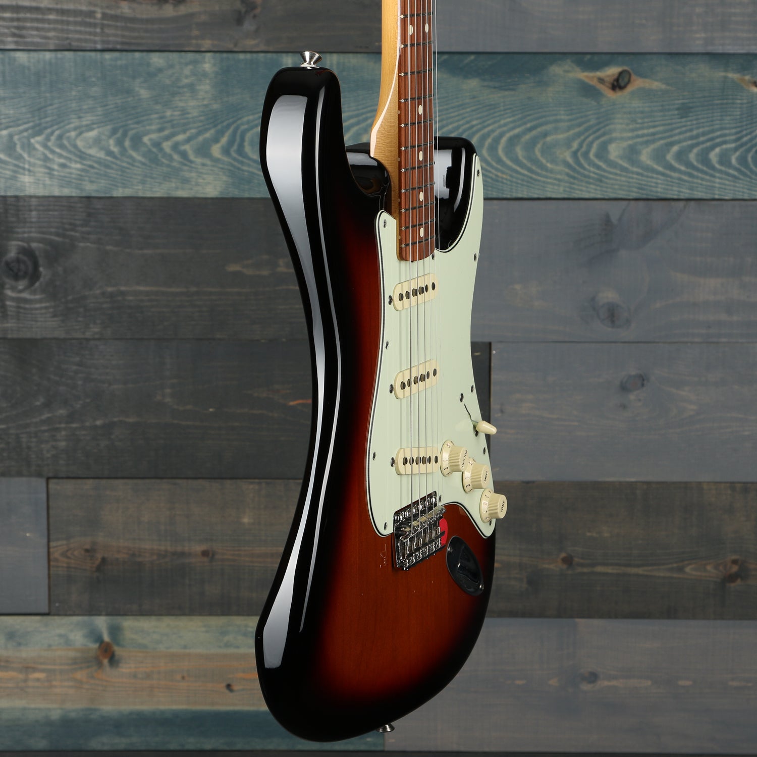 Fender Vintera '60s Stratocaster, Pau Ferro Fingerboard, 3-Color Sunburst