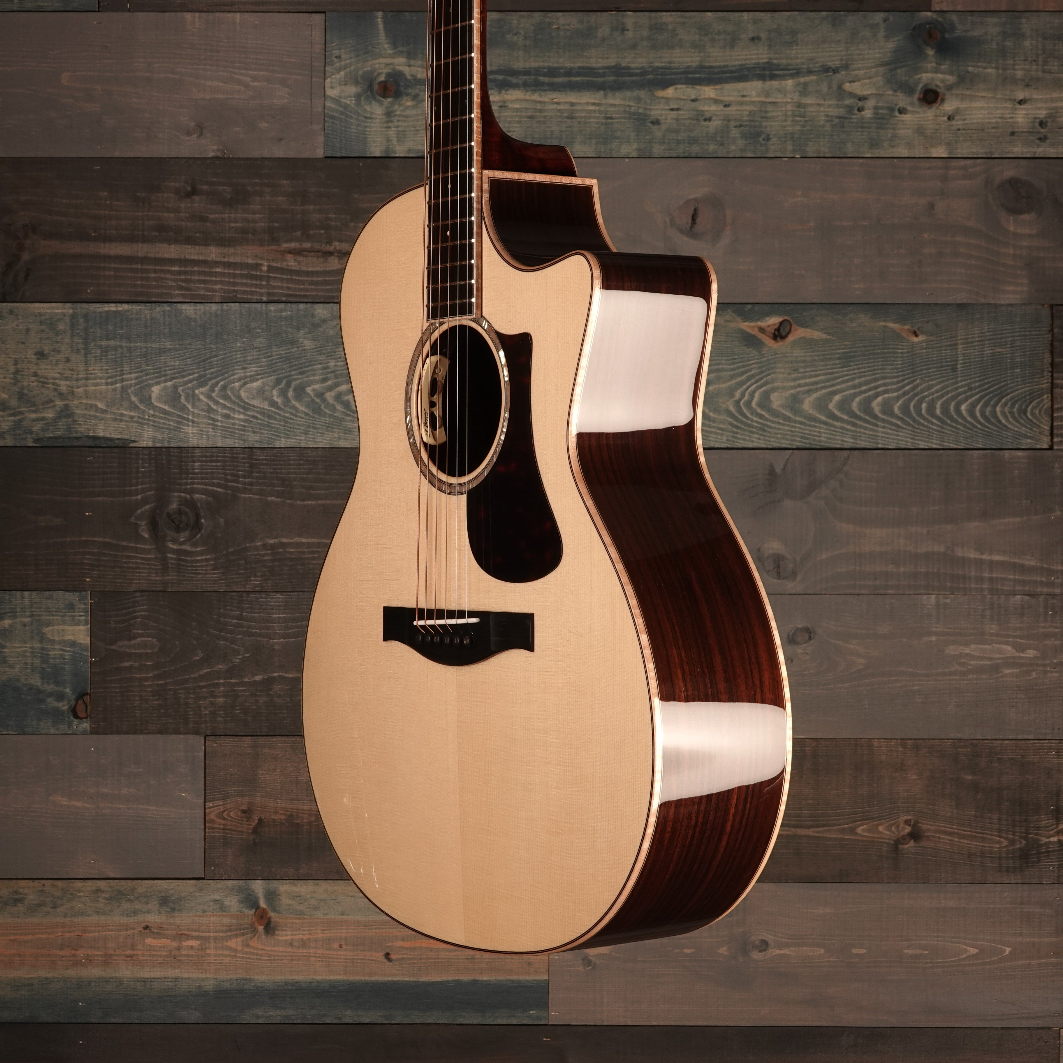 Eastman Guitars AC822CE Custom Rosewood Auditorium Cutaway A/E