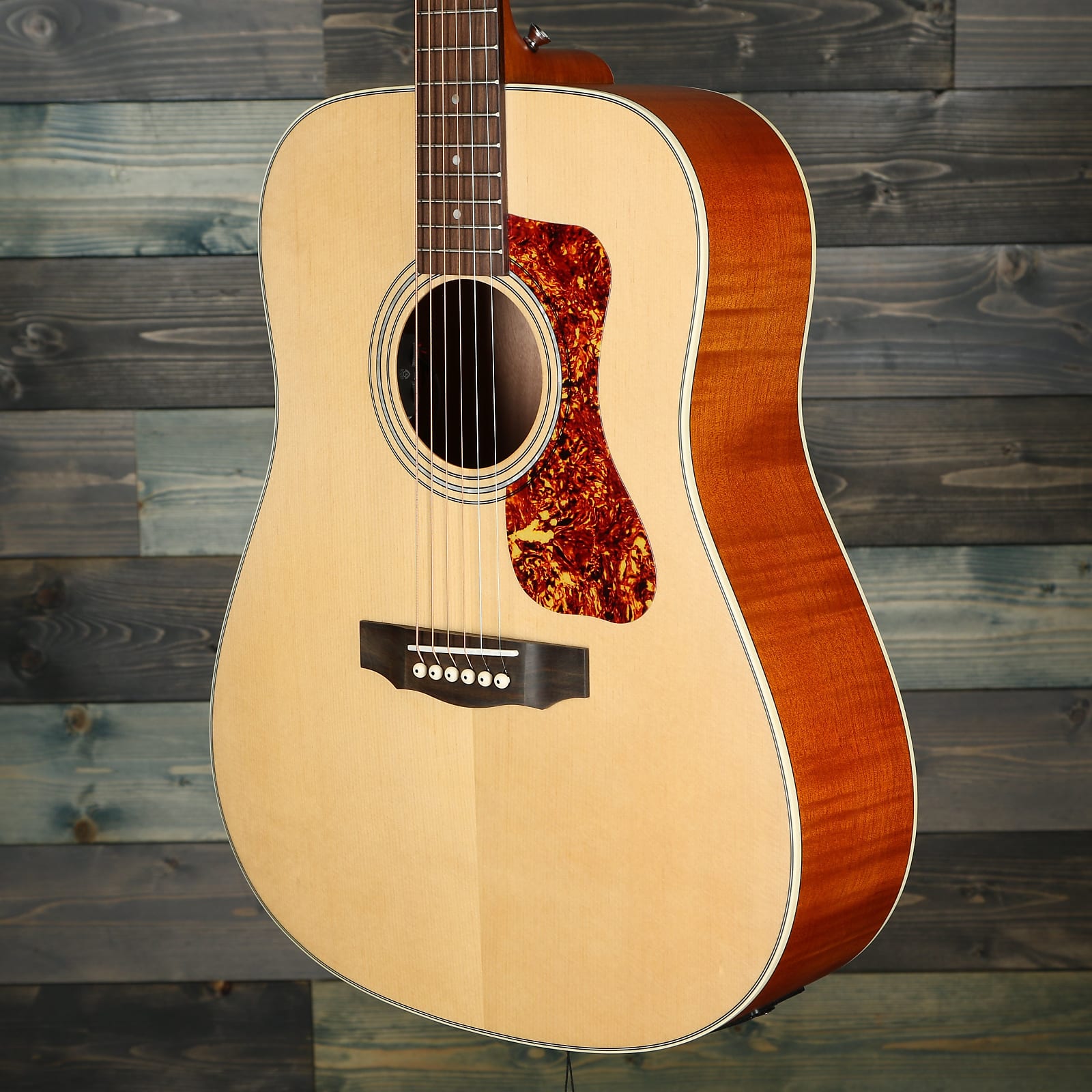 Guild D-240E Limited Flame Mahogany - Natural Satin