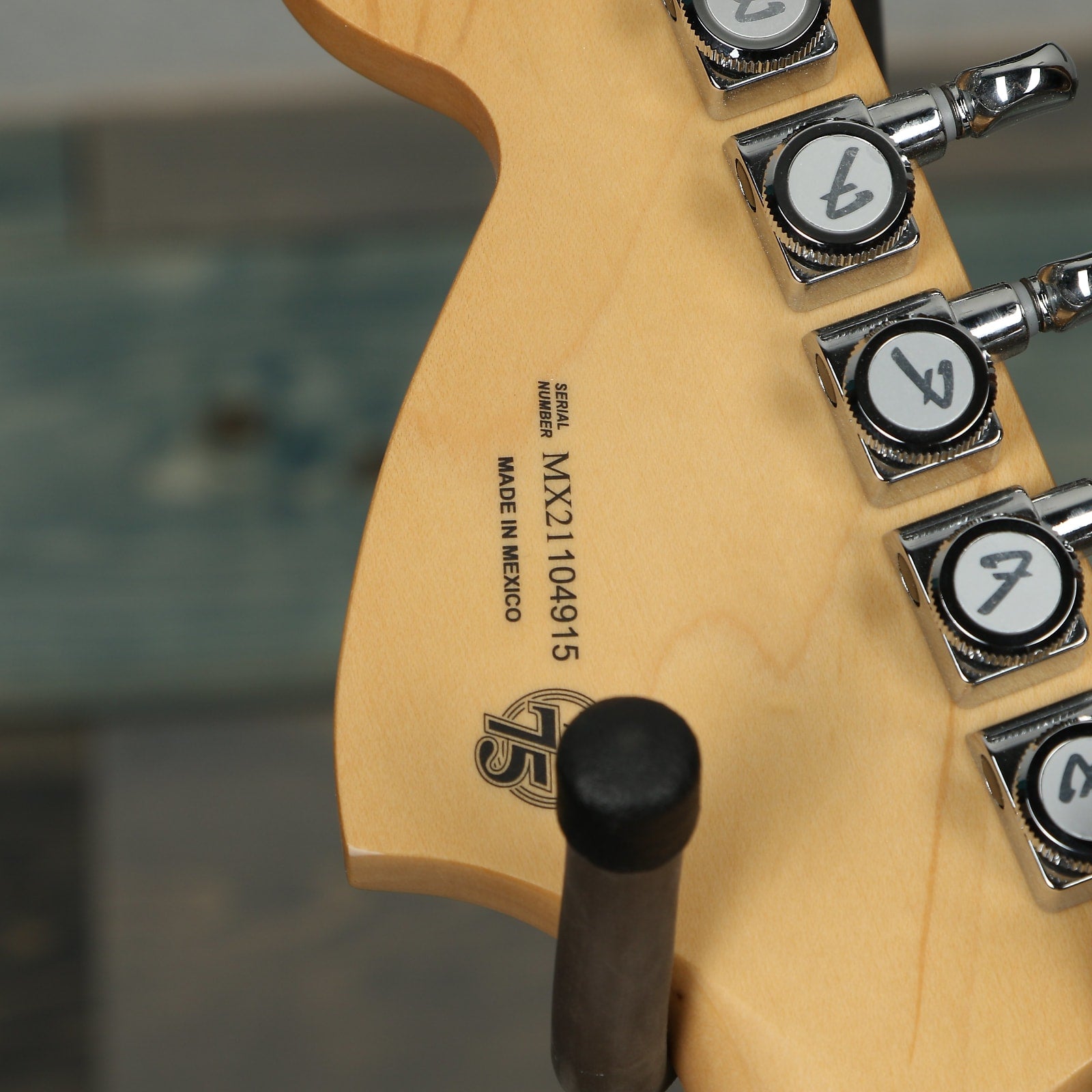 Fender Deluxe Roadhouse Stratocaster®, Maple Fingerboard, Classic Copper w/Bag