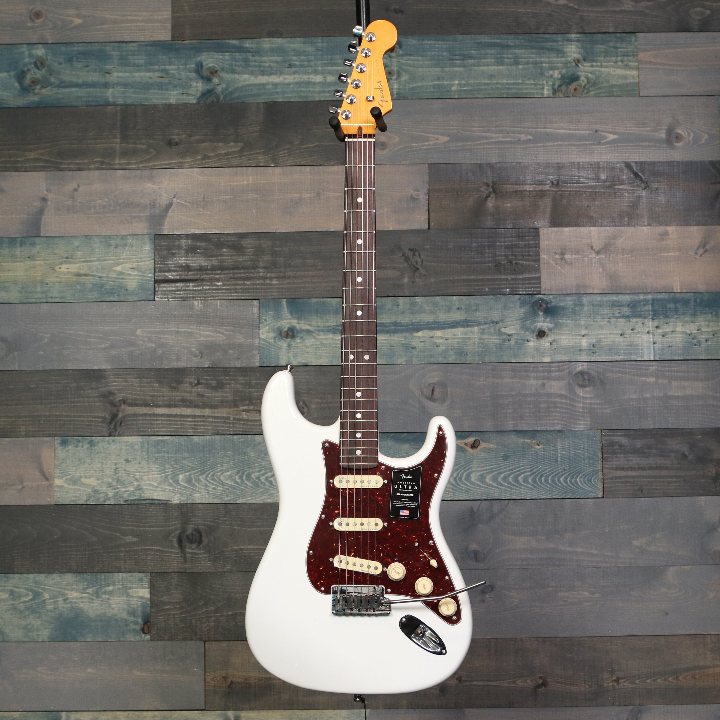 Fender American Ultra Stratocaster, Rosewood Fingerboard, Arctic Pearl