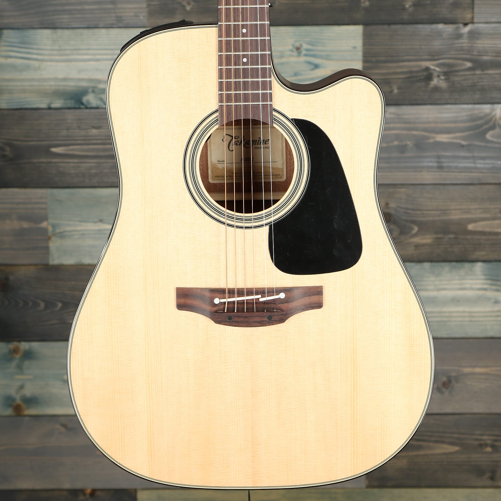 Takamine P2DC Acoustic Guitar w/Case