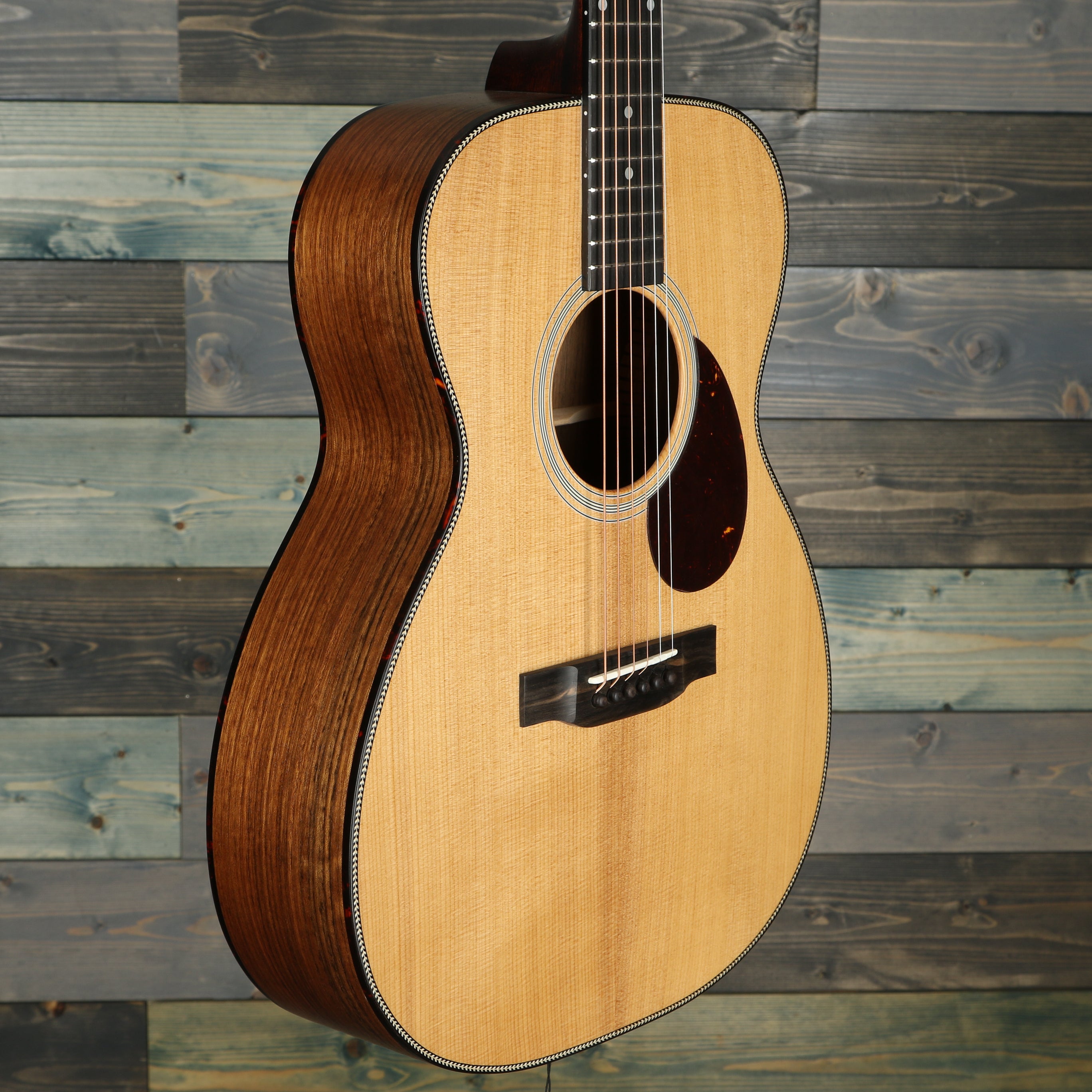 Eastman E3OME Acoustic Guitar - Natural