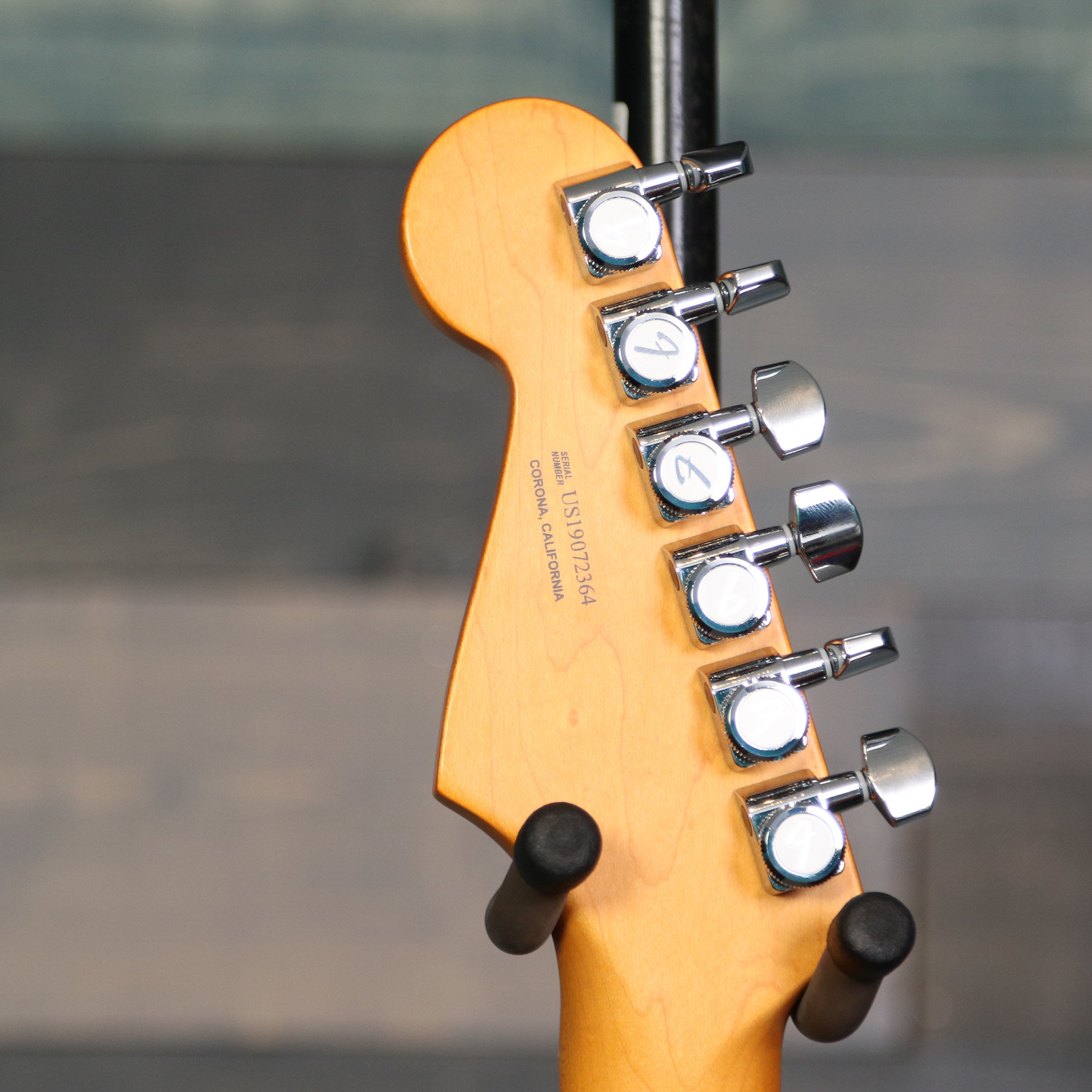 Fender American Ultra Stratocaster, Maple Fingerboard, Texas Tea