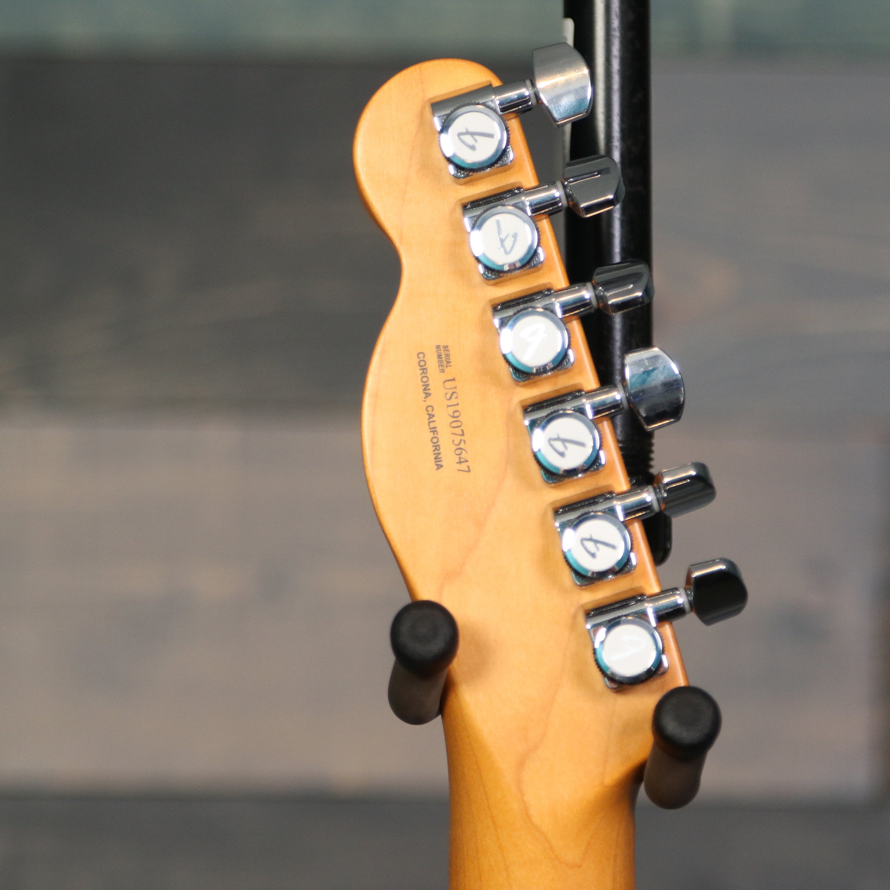 Fender American Ultra Telecaster, Maple Fingerboard, Ultraburst