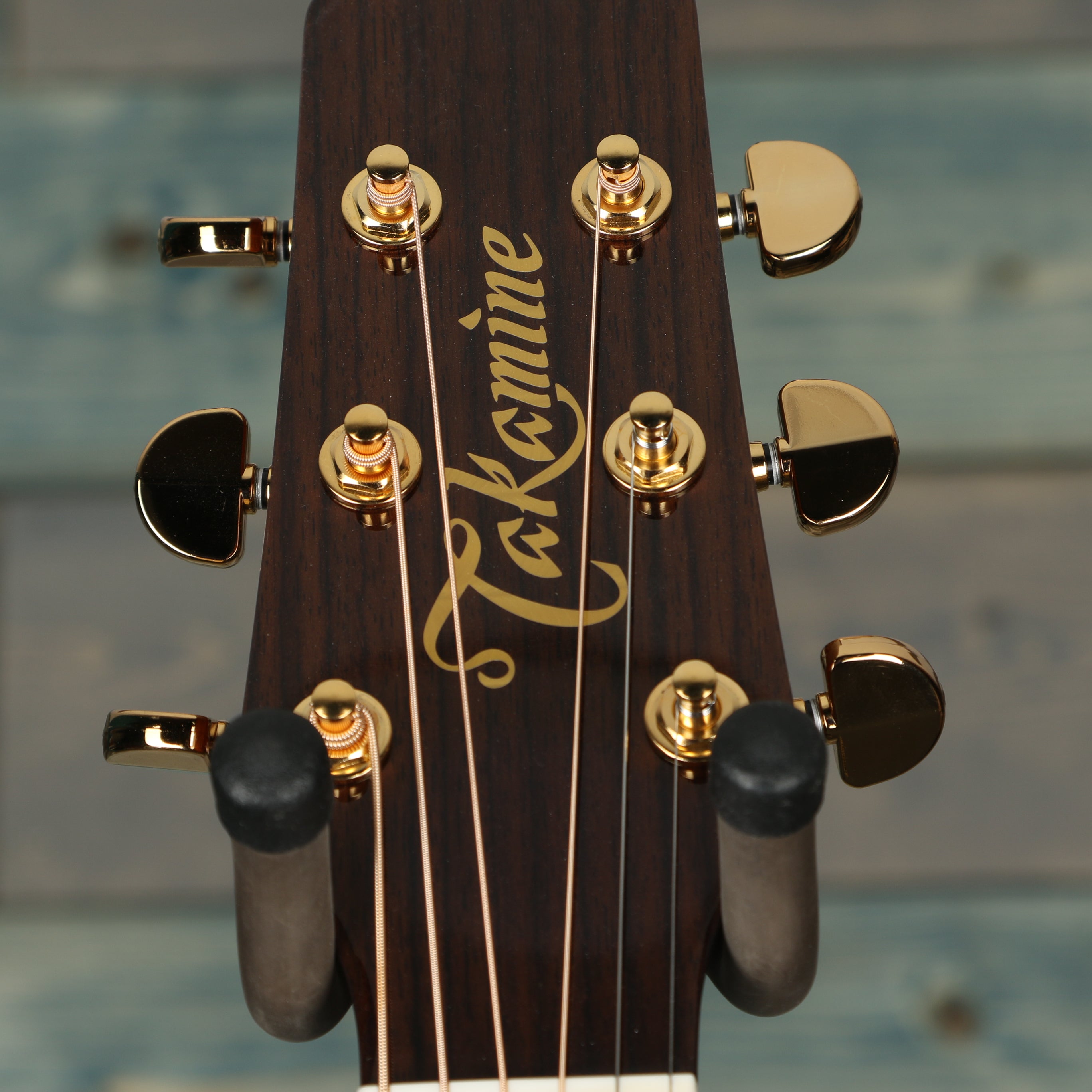 Takamine Pro Series 5 P5DC Dreadnought Acoustic-Electric Guitar Whiskey Brown