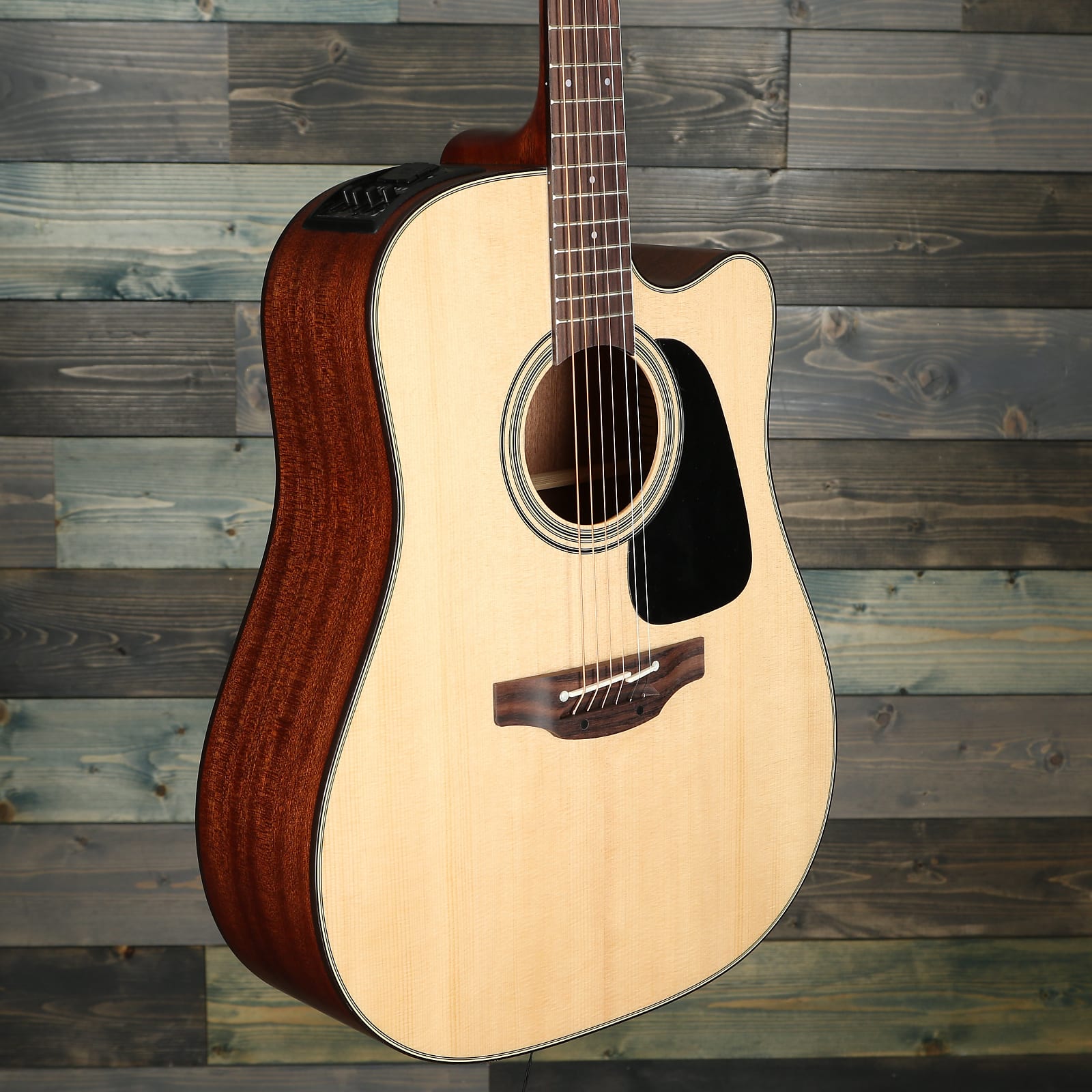 Takamine P2DC Acoustic Guitar w/Case