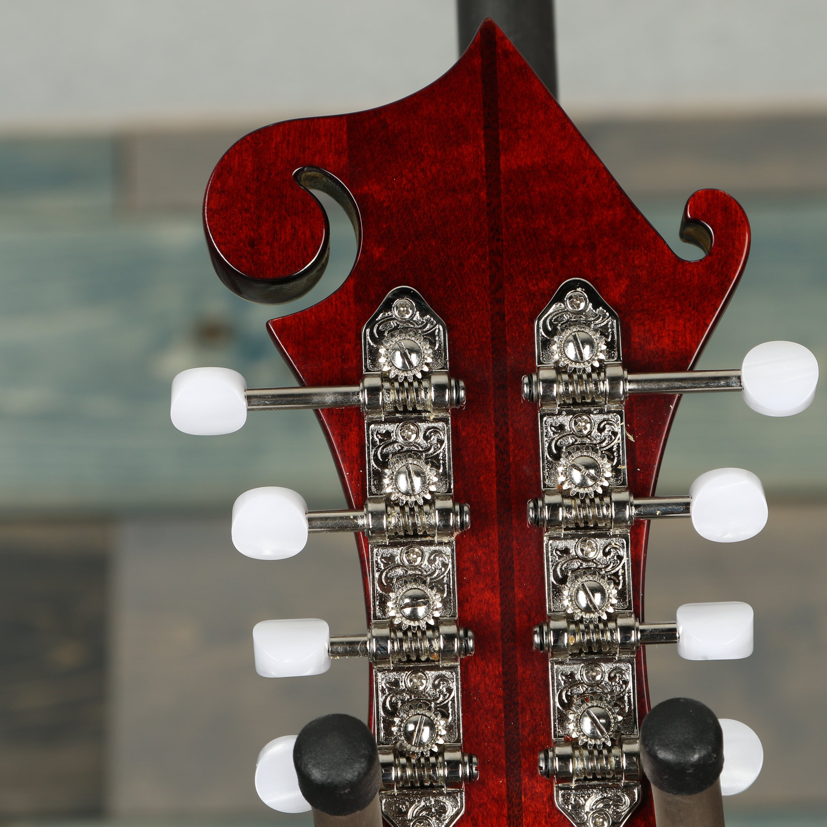 Eastman MD614 F Style Oval Hole Classic Mandolin w/case