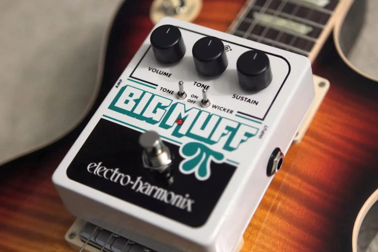 Electro-Harmonix BIG MUFF PI W/TONE WICKER Battery included