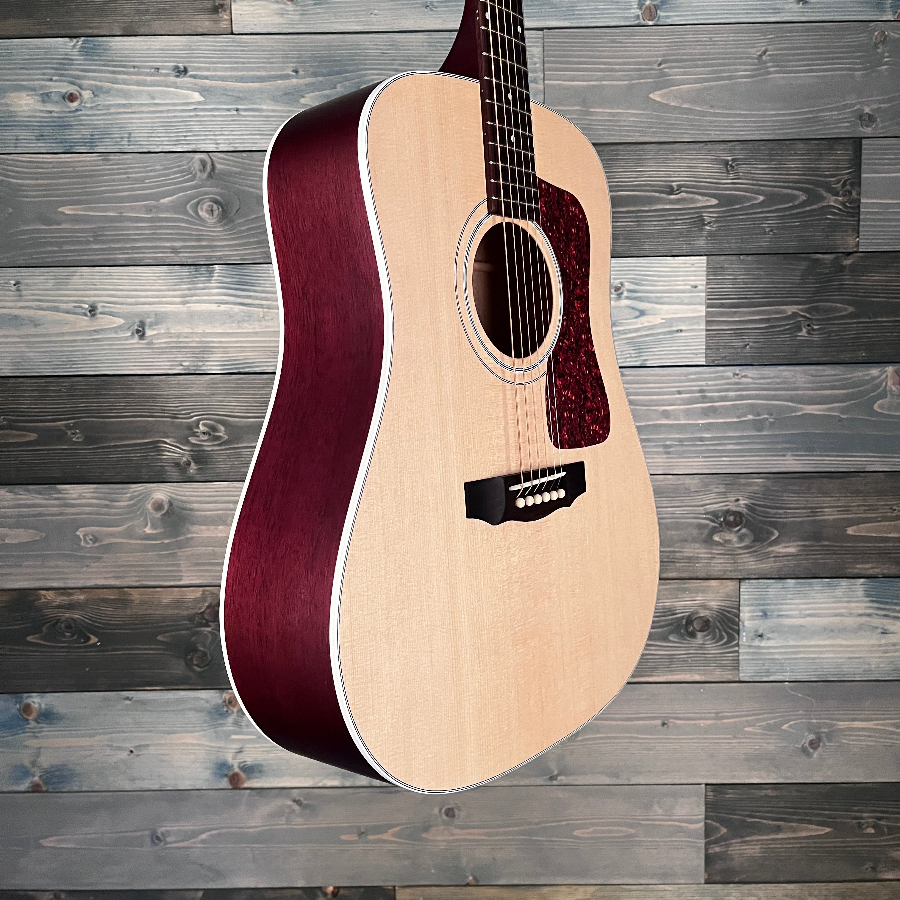Guild D-40 Spruce & Mahogany Dreadnought - Natural